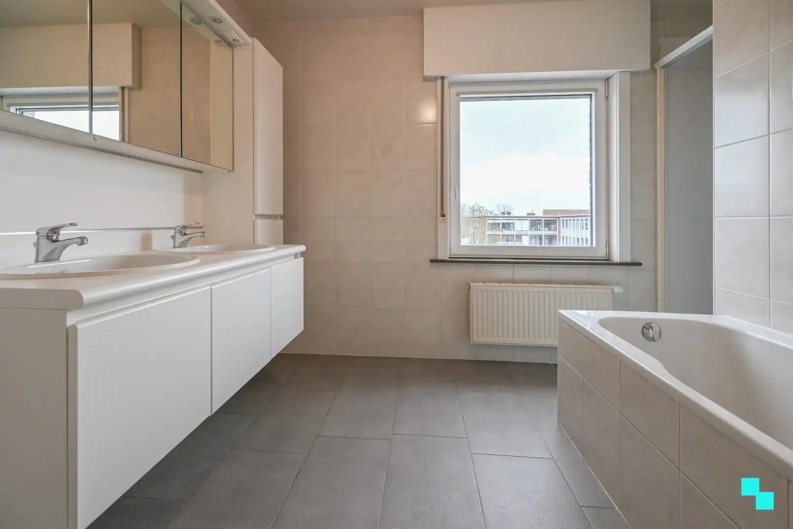 Ruim tweeslaapkamerappartement in het centrum van Izegem foto 20