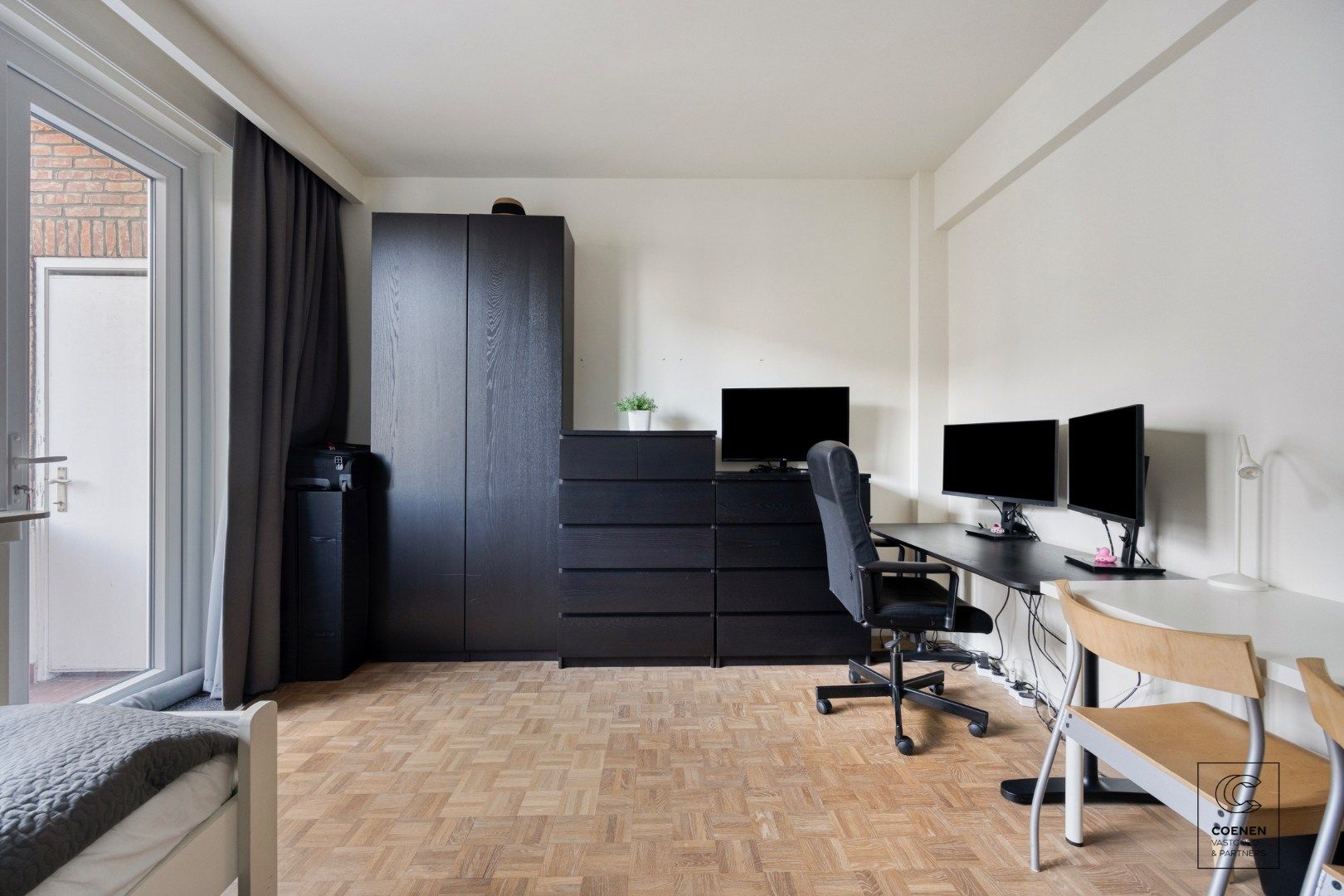 Ruim en verzorgd appartement van 121 m² op een centrale ligging te Antwerpen! foto 8