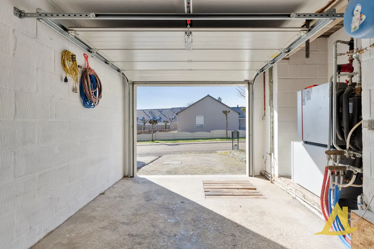 ZEER RUSTIG GELEGEN, INSTAPKLARE HOB, TE LUMMEN! foto 27