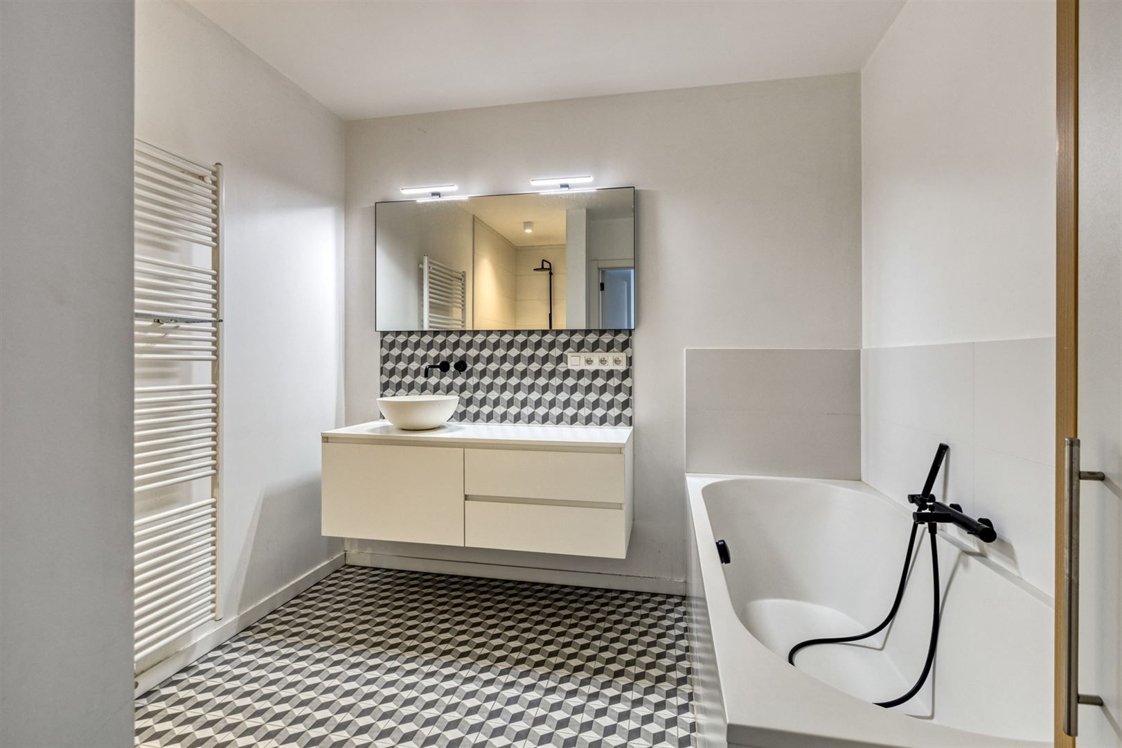 TE KOOP: Recente woning te Hasselt!  foto 15
