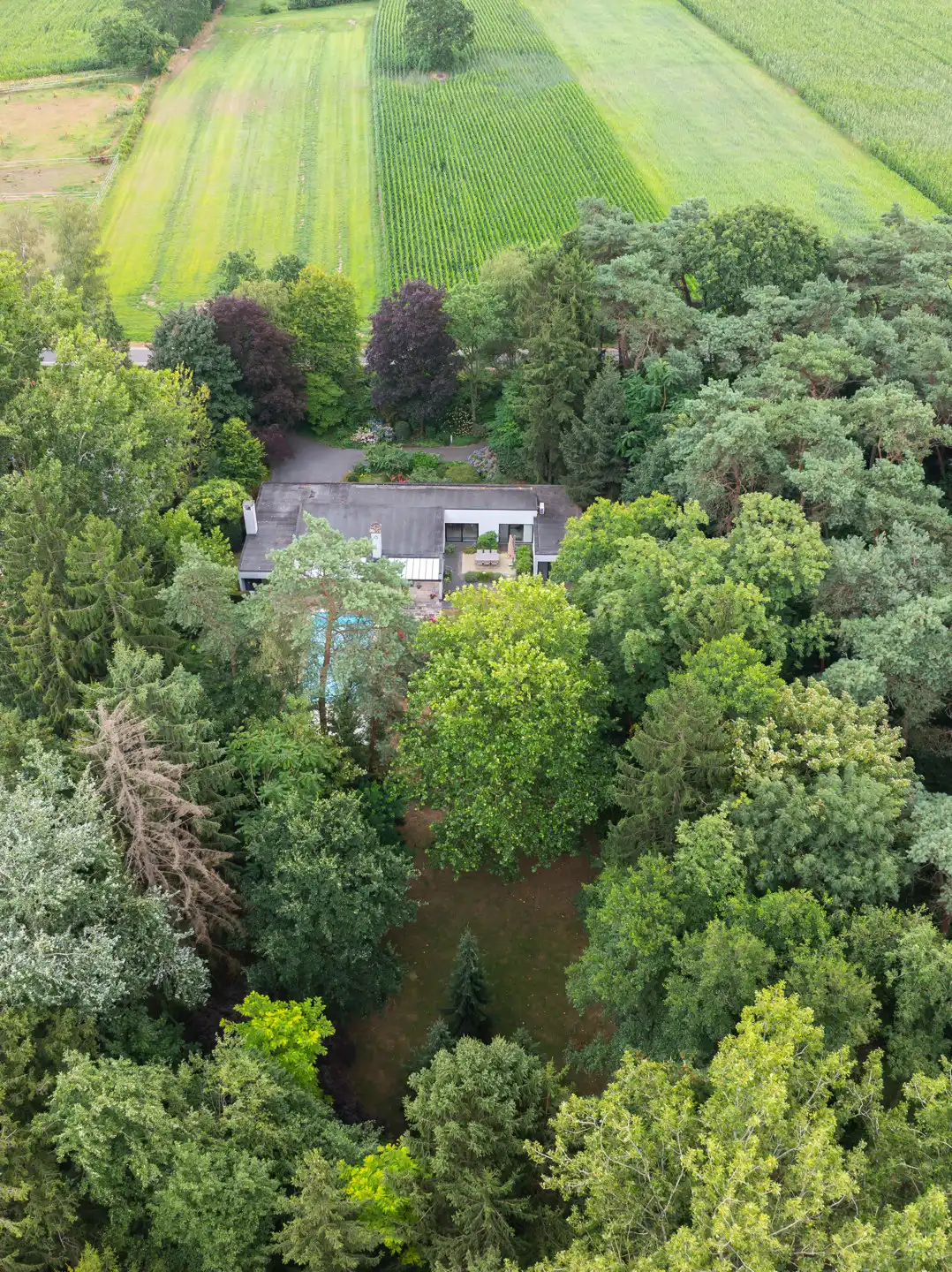 Unieke villa gelegen in een oase van rust foto 31