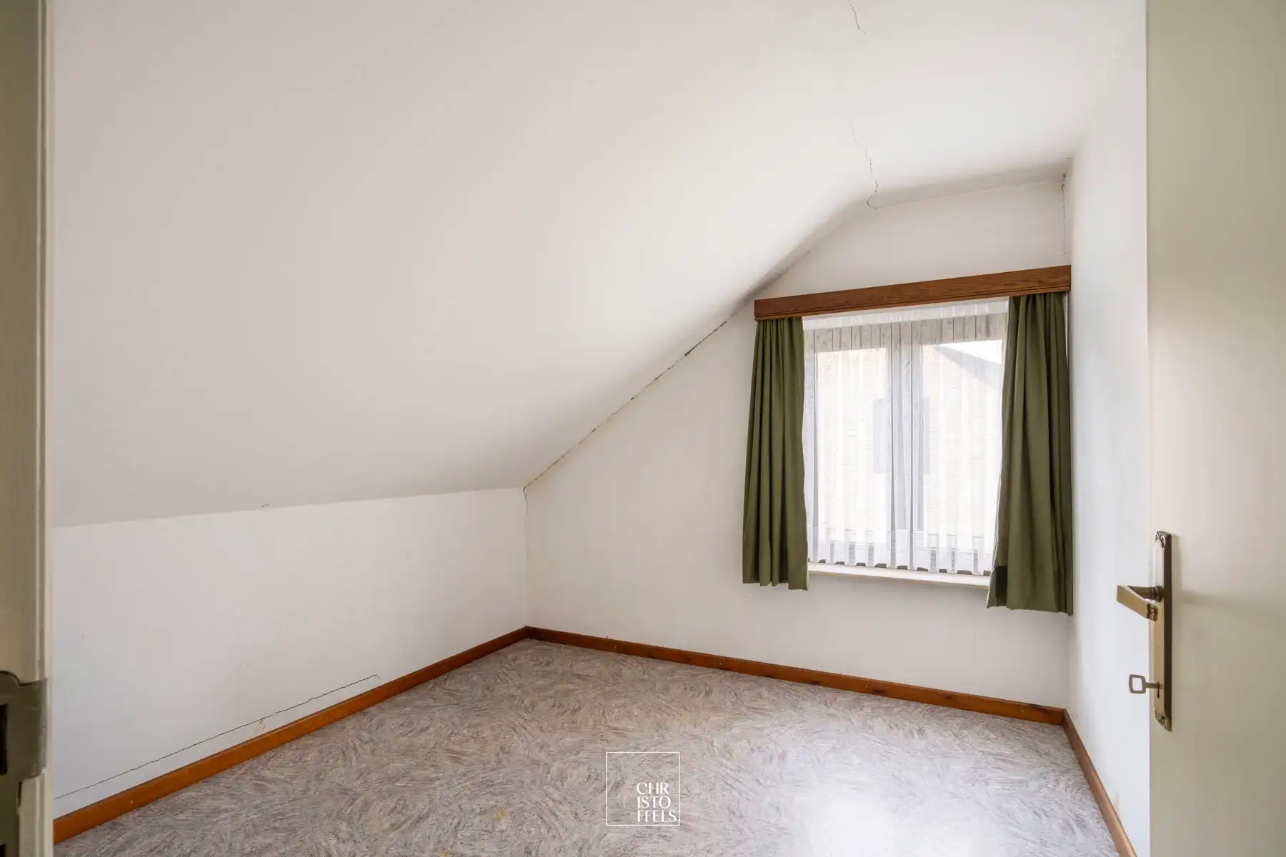 Ruime gezinswoning (232m²) met 5 slaapkamers te Zutendaal!  foto 15