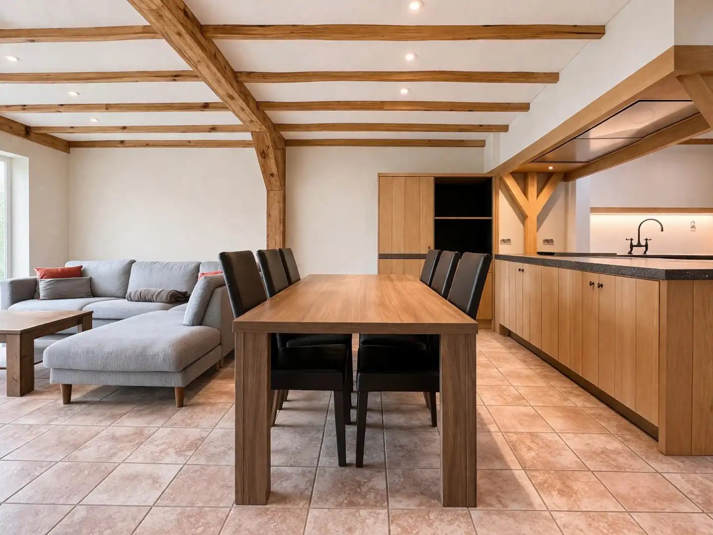 Gerenoveerde woning met o.a. 3 kamers, tuin & garage foto 3