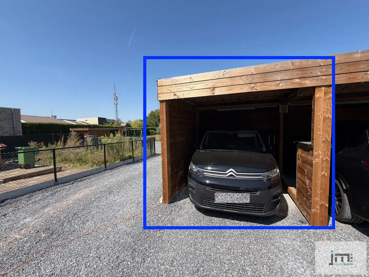 Recent appartement met 2 slaapkamers, carport en buitenberging foto 10
