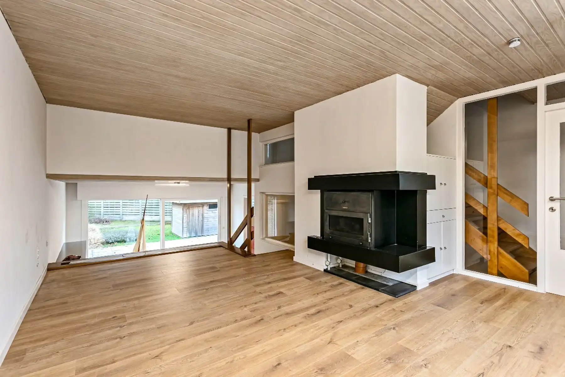 Ruime woning met 4/5 slpks op rustige ligging te Assebroek foto 5