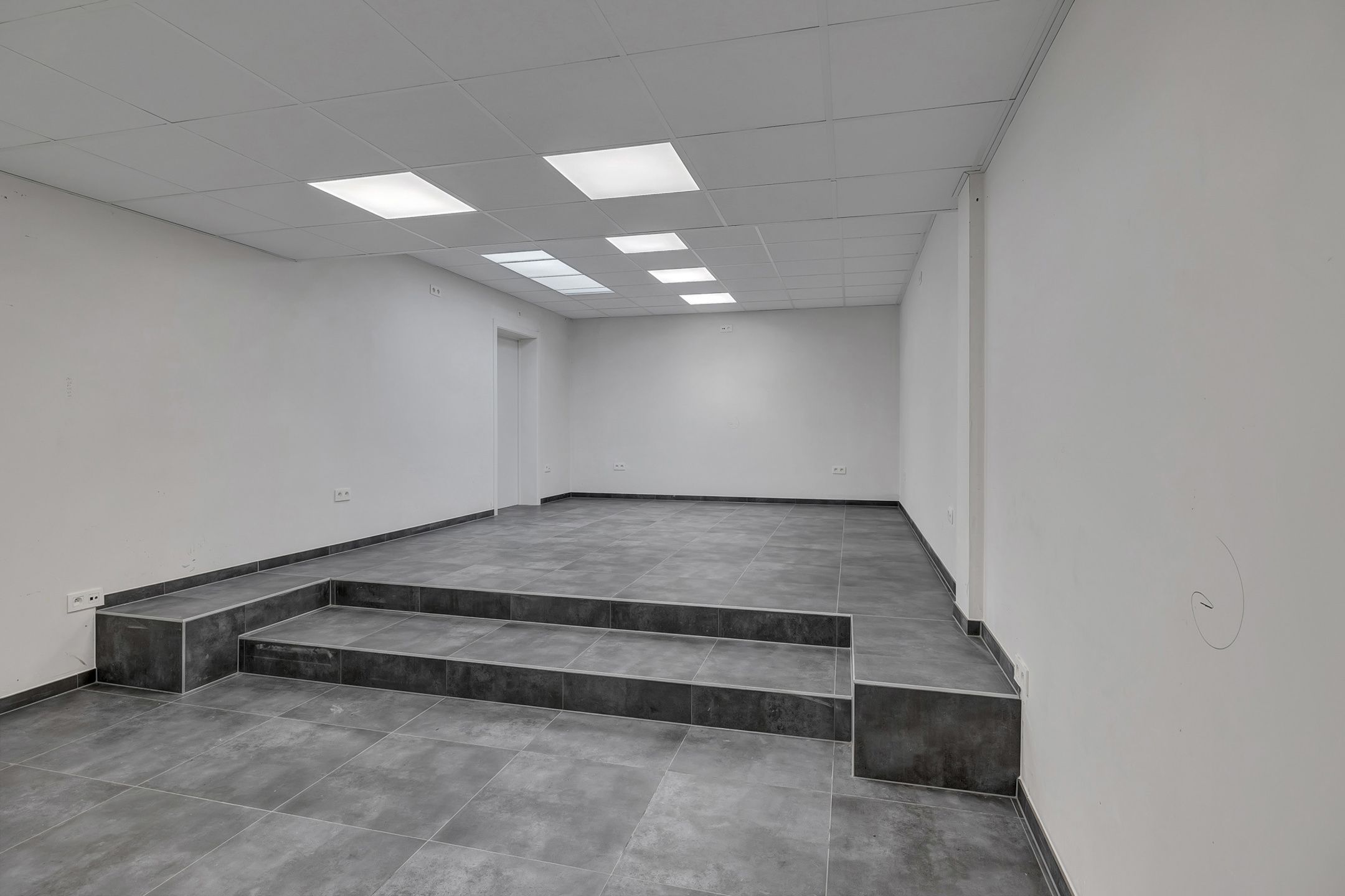 Handelsgelijkvloers in het centrum van Ninove foto 10