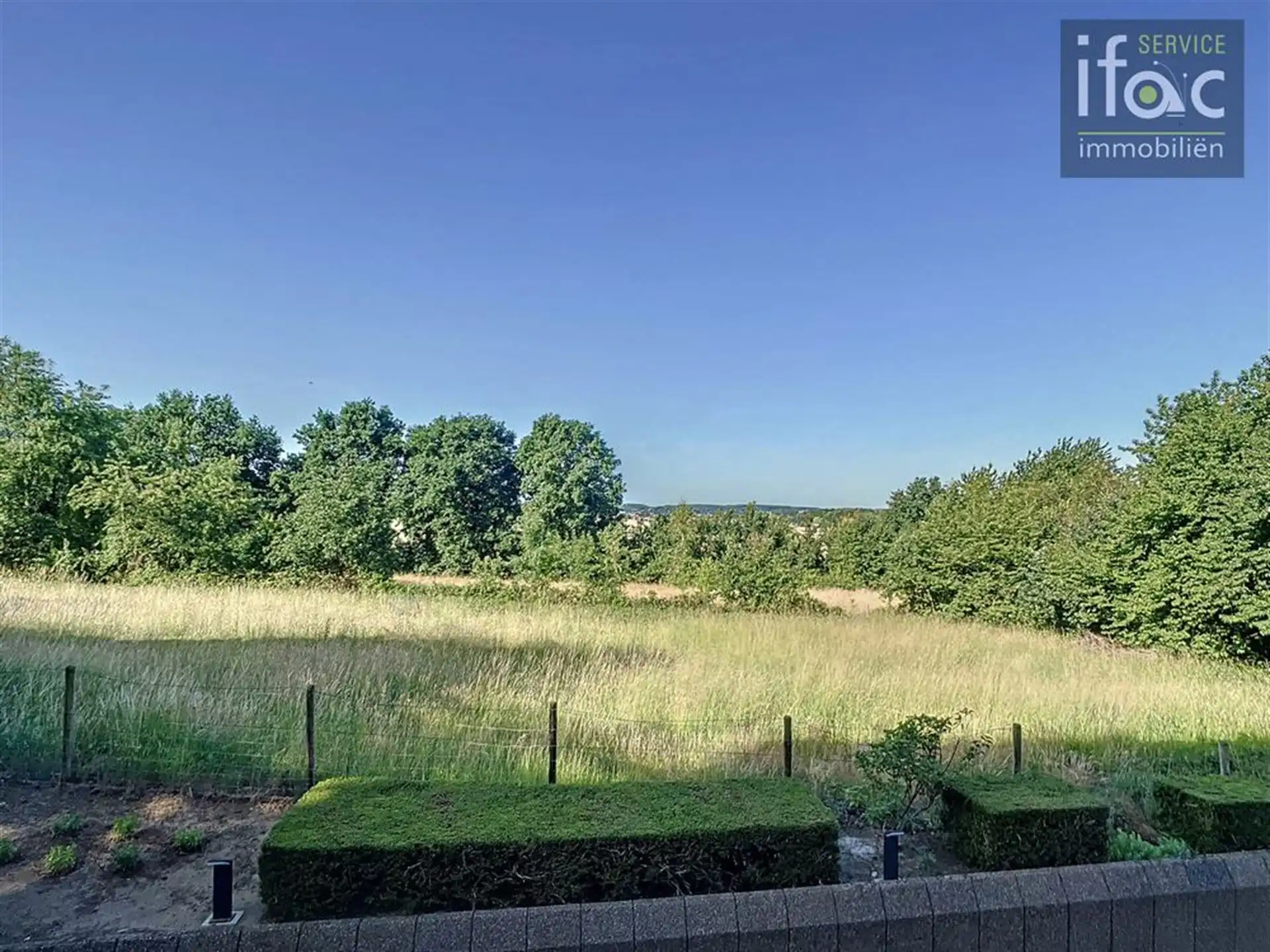 Ruim en klassevol gelijkvloers-appartement met 3 slaapkamers foto 5