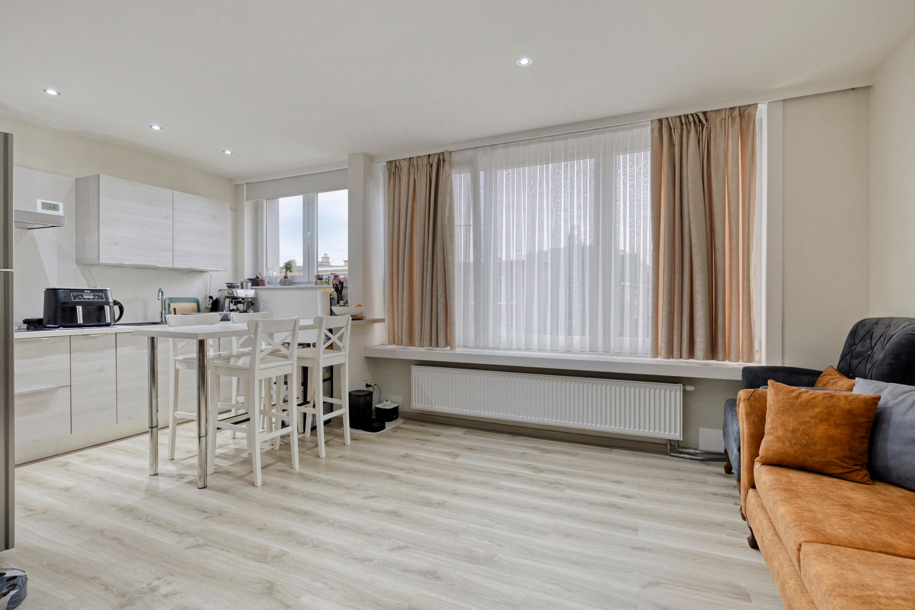 Instapklaar appartement met twee slaapkamers in Berchem. foto 6