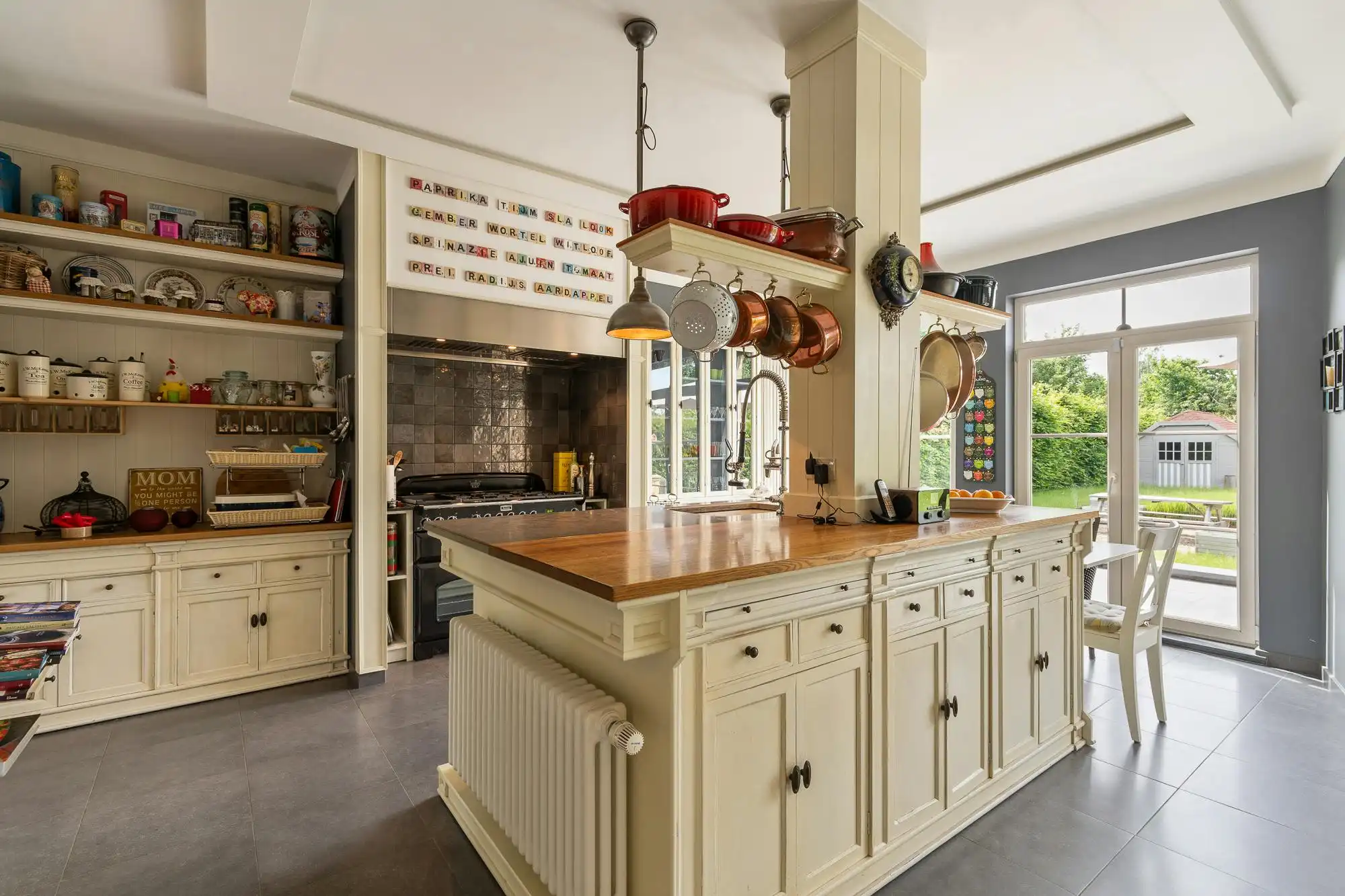 Exclusieve villa met polyvalente ruimte te koop in Kobbegem foto 5