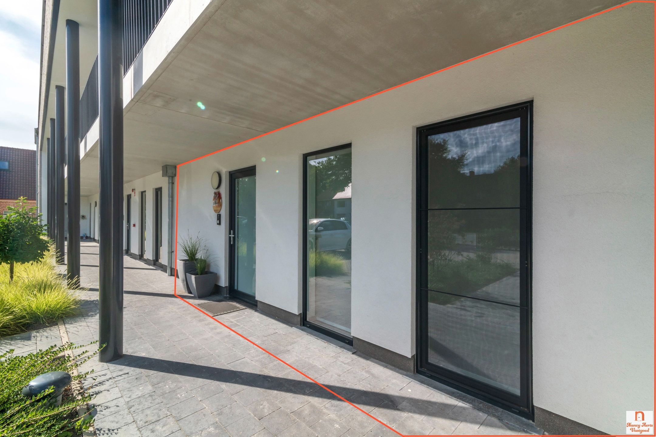Gelijkvloers appartement met private tuin in Helchteren foto 3