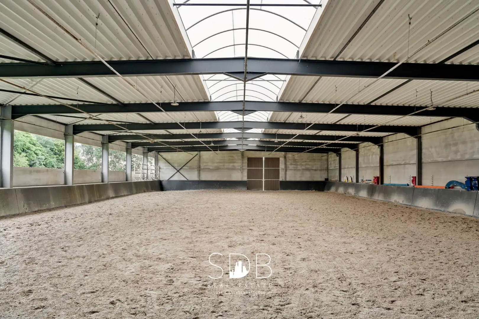 Prachtige villa met hippische accommodatie en graslanden mogelijkheid tot 23 ha foto 41