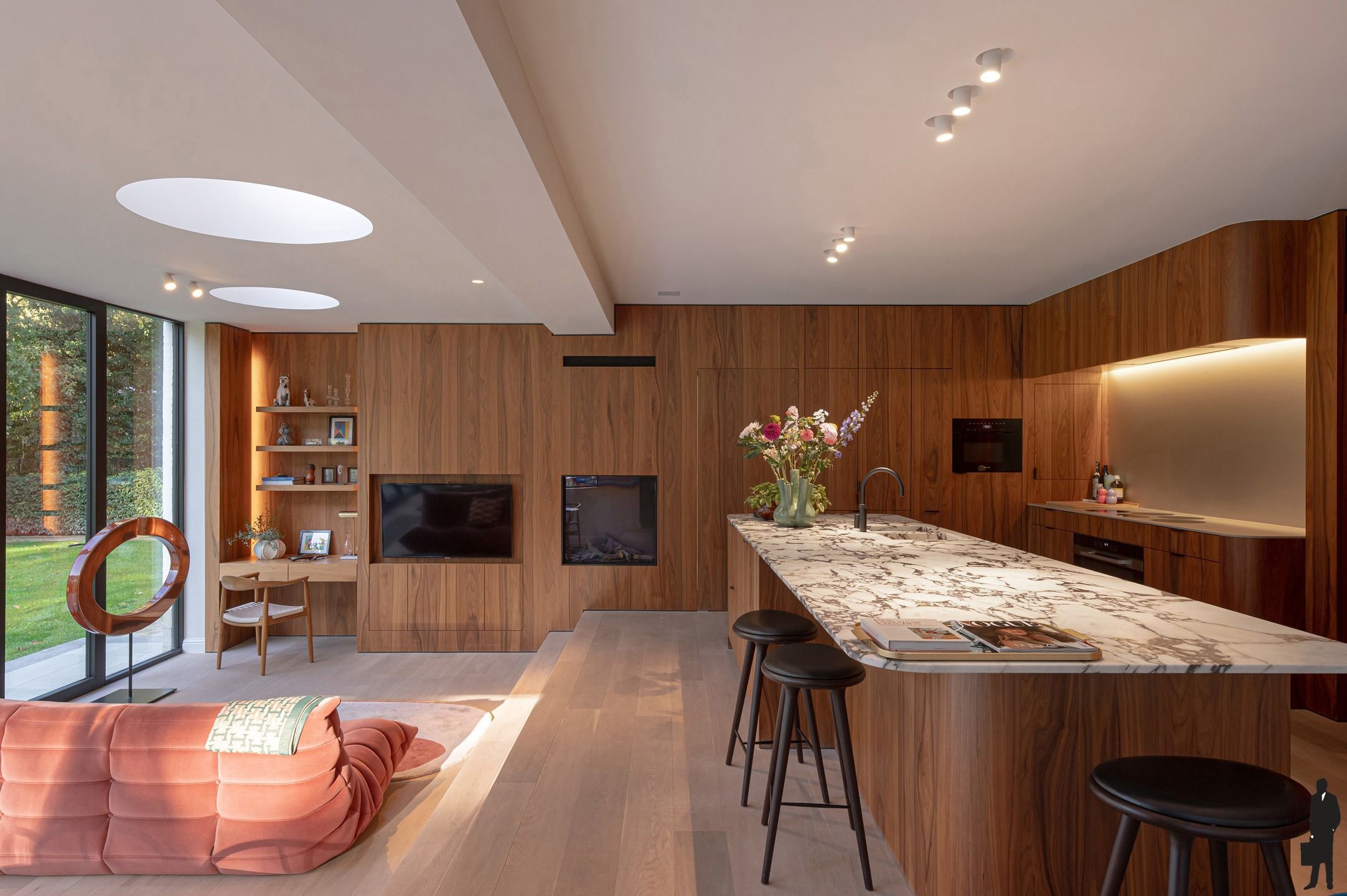 Prachtige recent totaal gerenoveerde villa op ca. 9.568 m² foto 5
