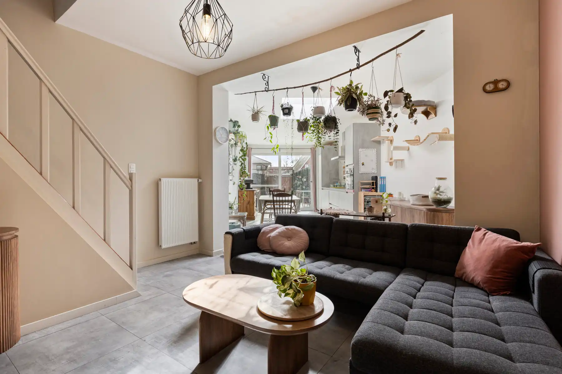 Instapklare woning met 2 slaapkamers en oprit nabij centrum  foto 4