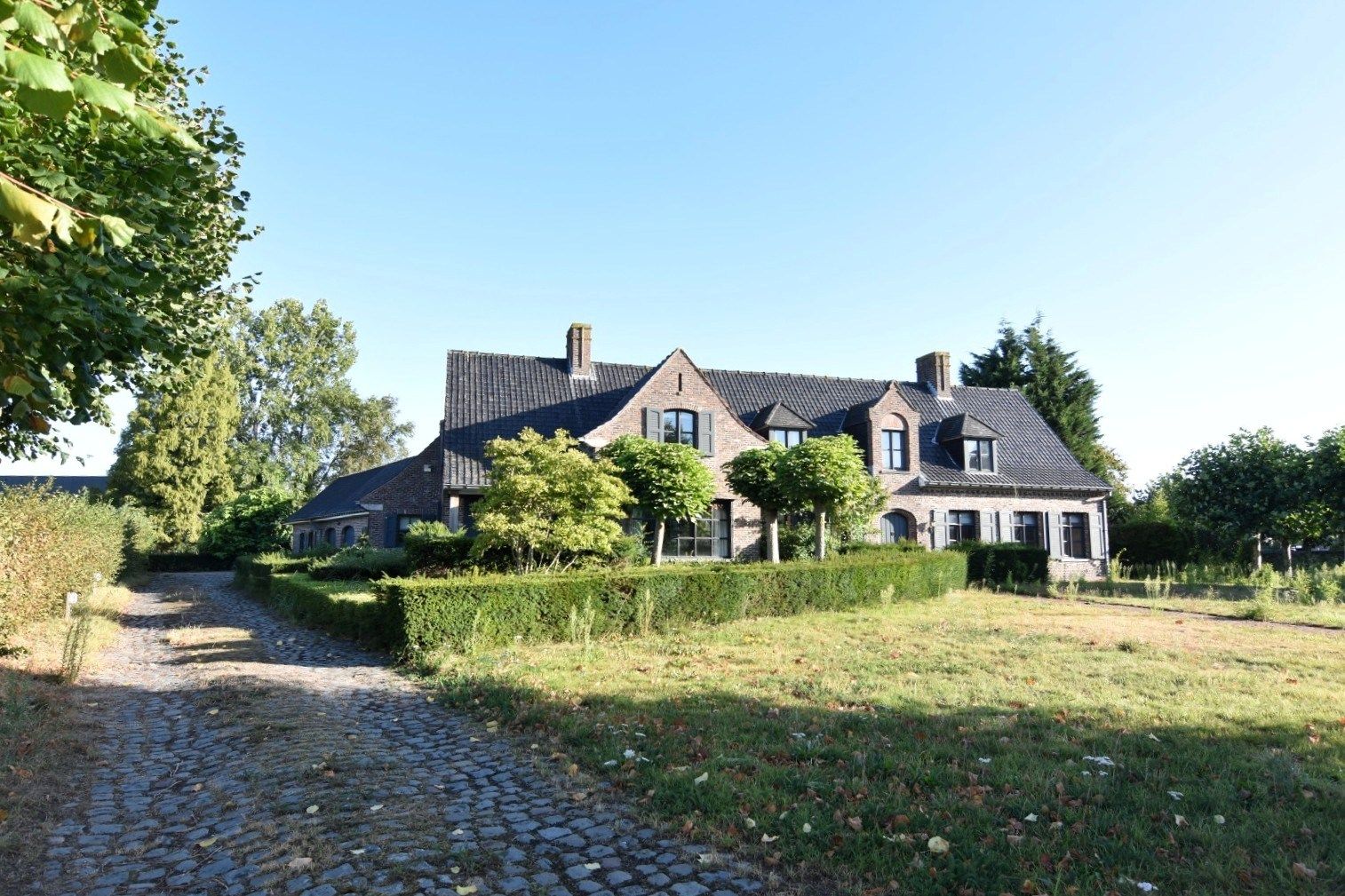Mooi landhuis in Oekene foto {{pictureIndex}}