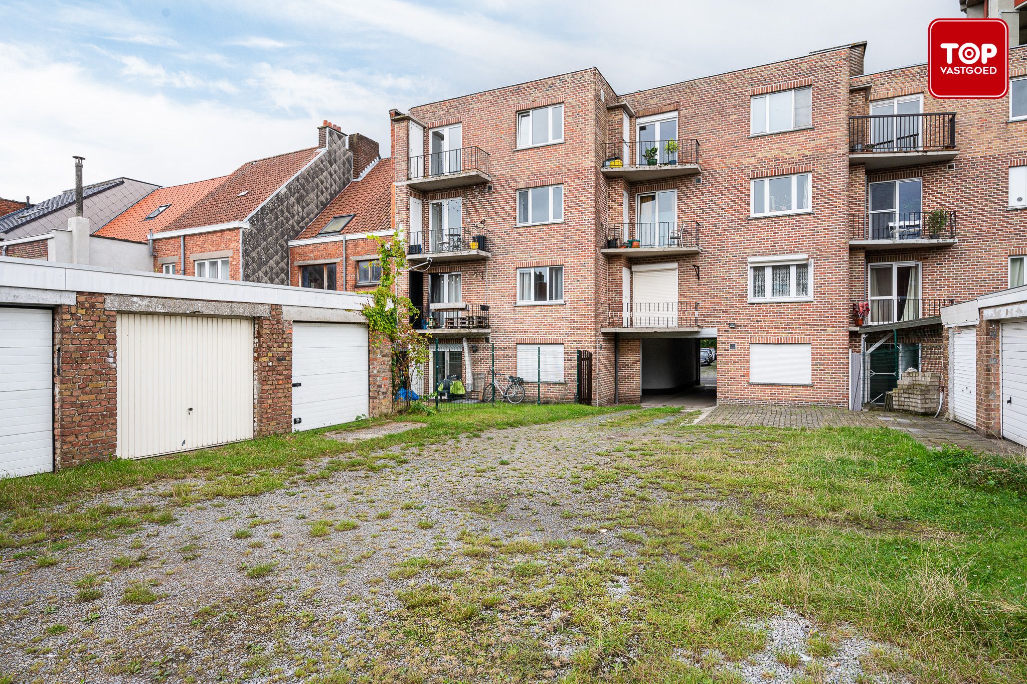 Instapklaar appartement met 2 slaapkamers en garage foto 17