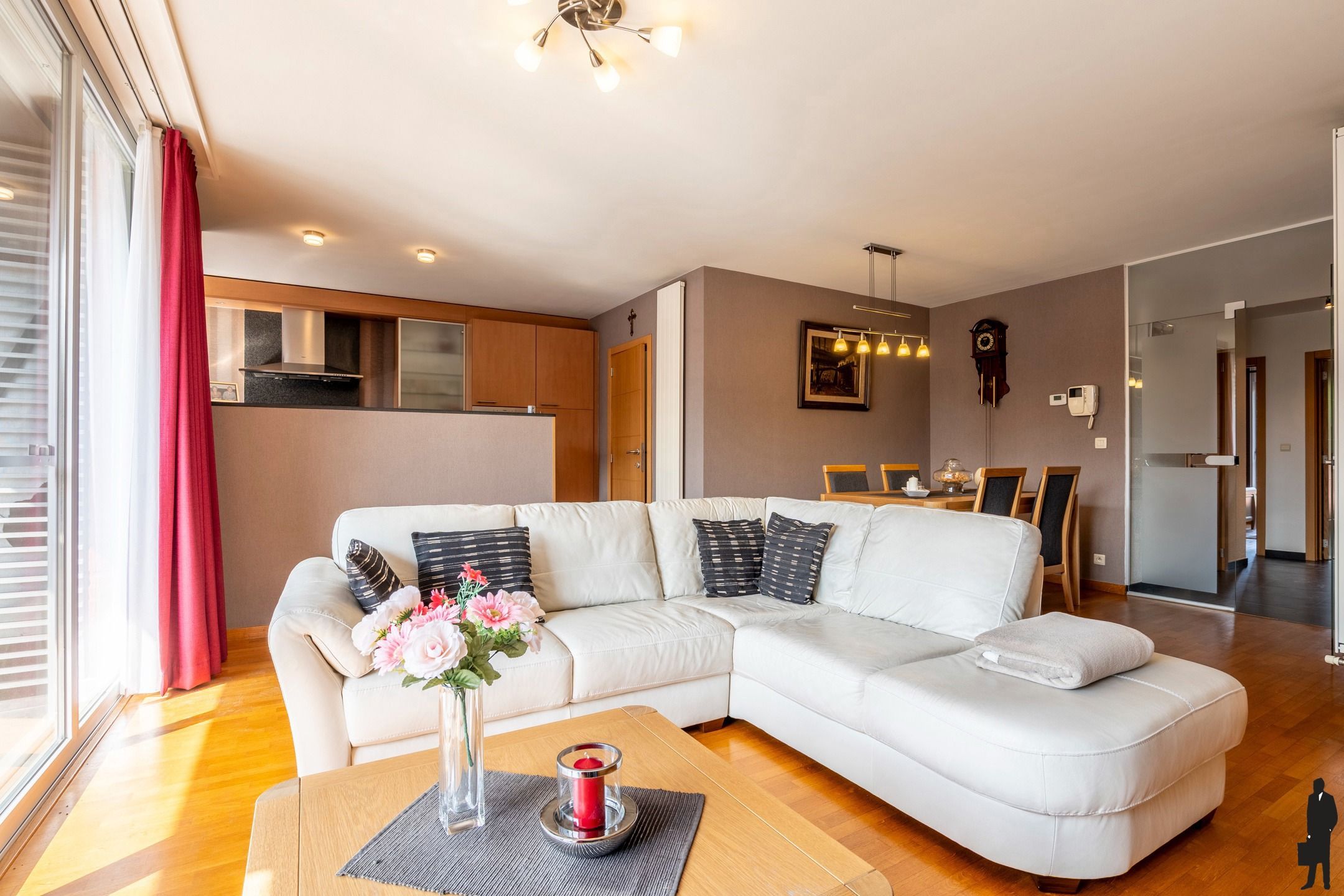 Appartement van ca. 90m² met 2slks en garagebox  foto 7