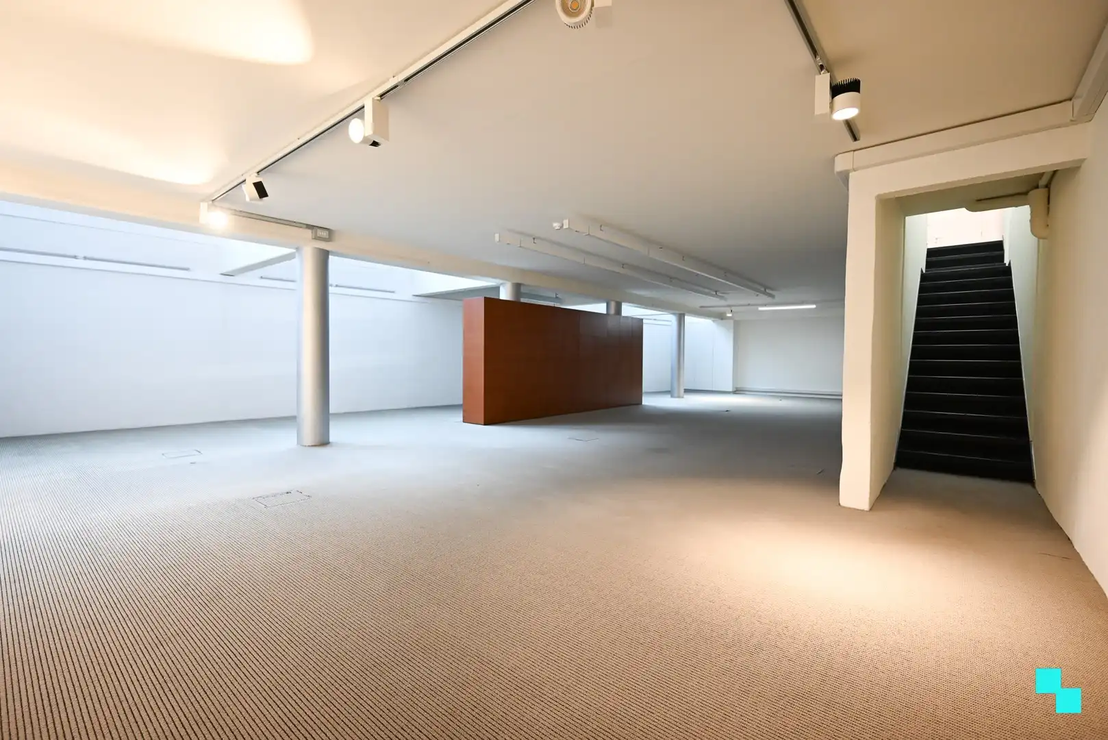 Commercieel gebouw van ca. 206 m² in het centrum van Izegem foto 13
