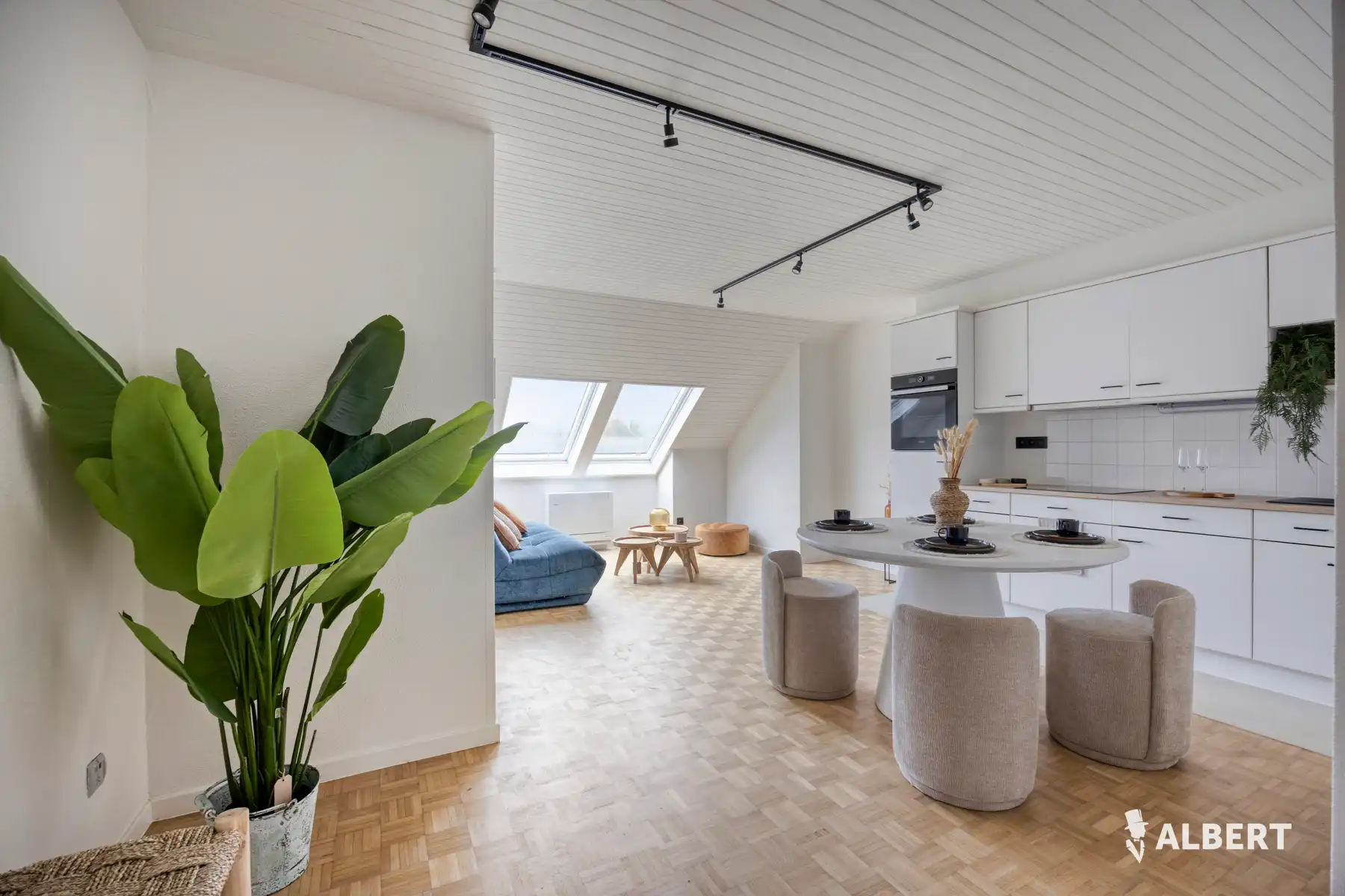 Gerenoveerde studio in dorpskern van Denderwindeke foto {{pictureIndex}}