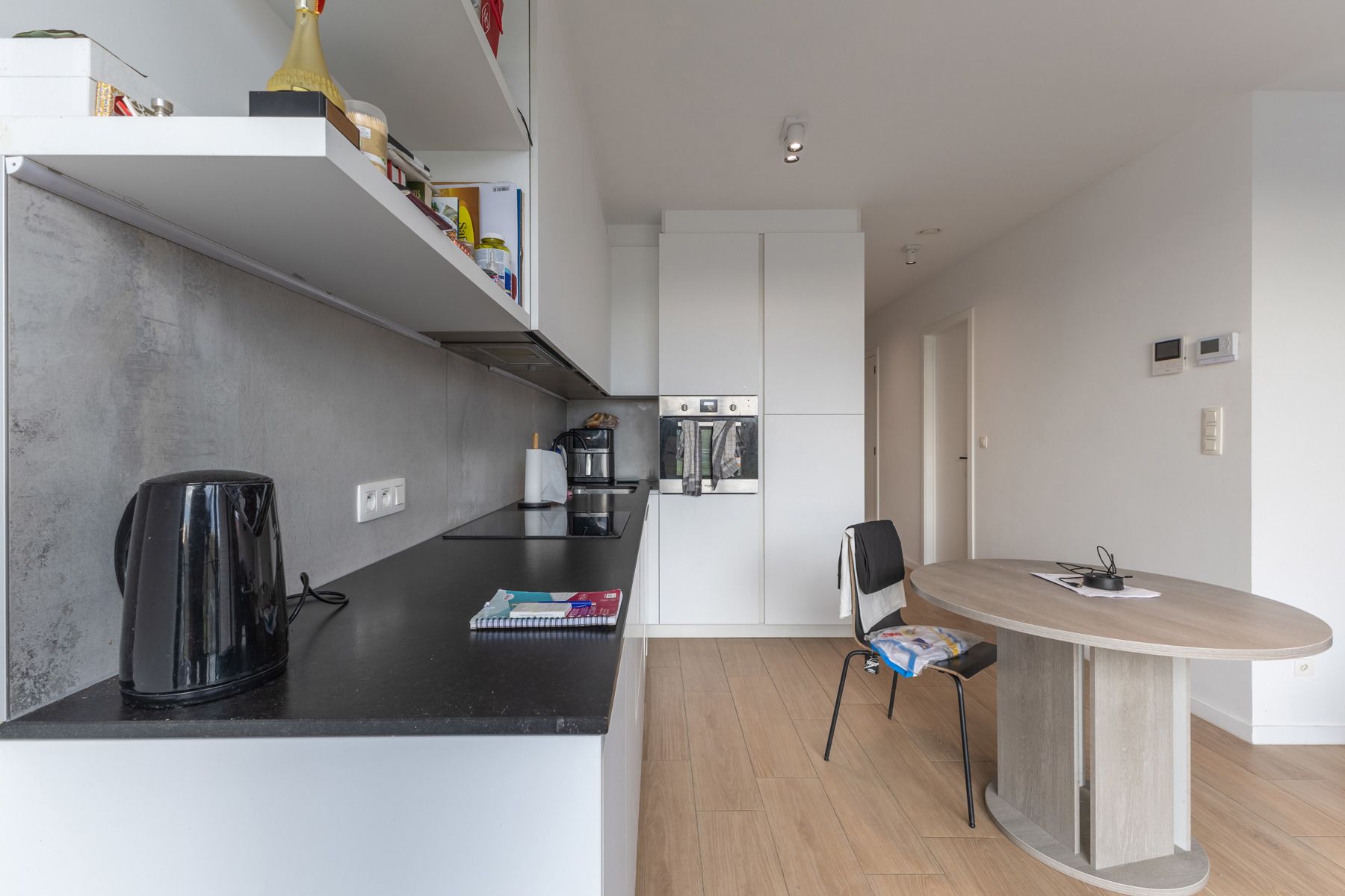 Zeer recent appartement met 1à2 slaapkamers en staanplaats foto 8