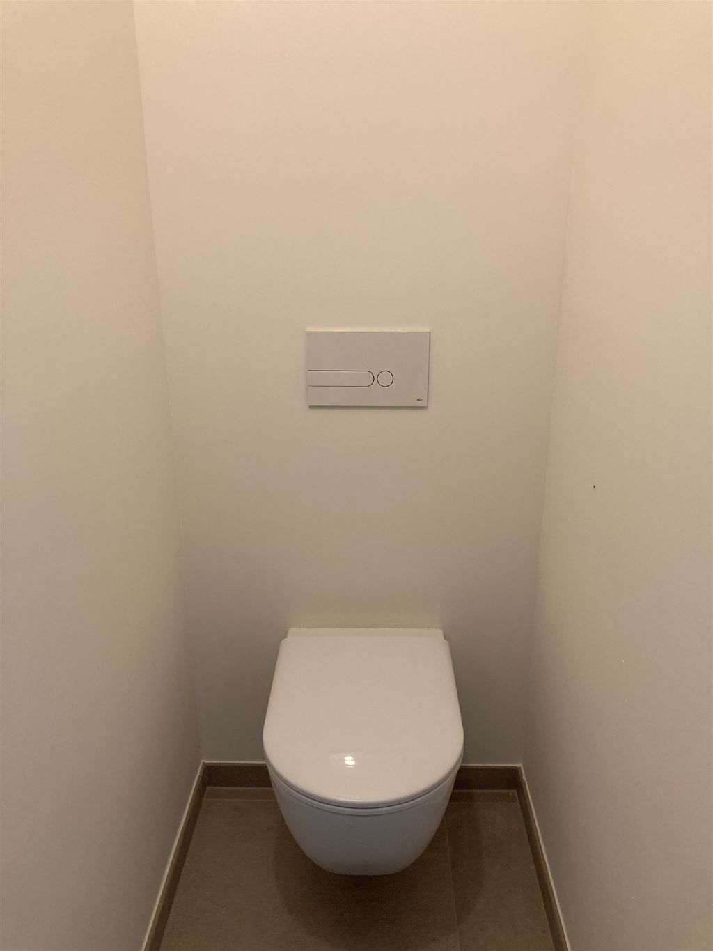 Prachtig gerenoveerd gelijkvloers appartement met 2 kamers foto 14