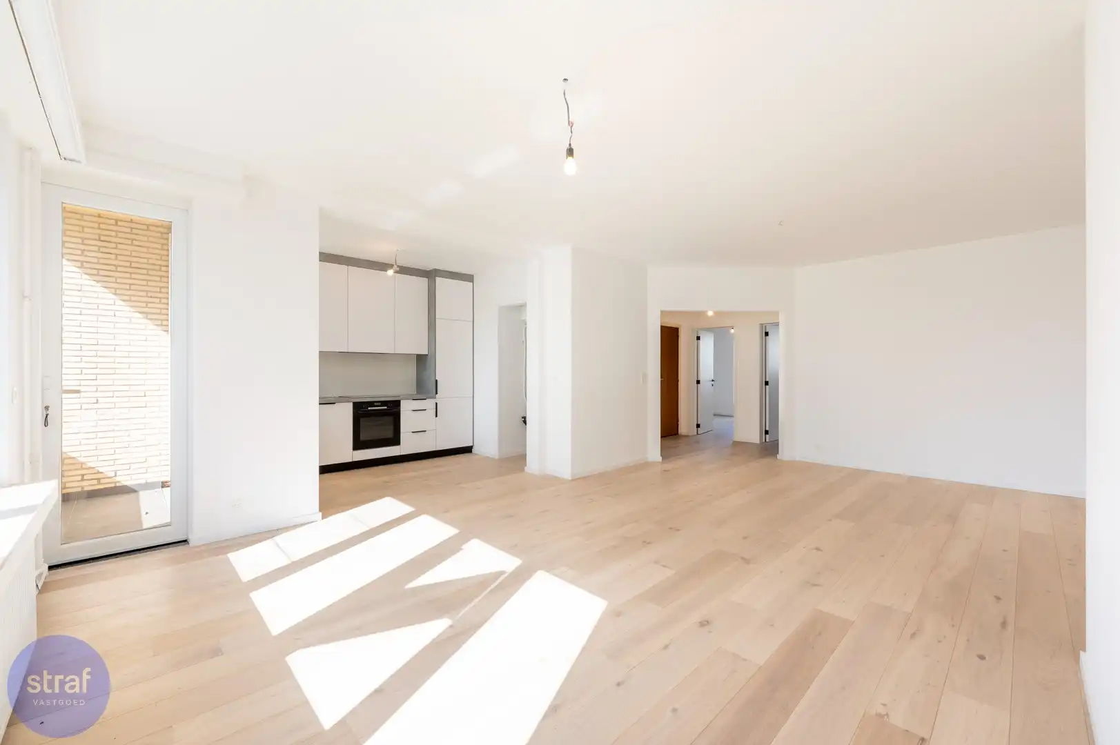 TE HUUR/ Gerenoveerd appartement met 2 slaapkamers, groot terras en zicht op het Galgenweel + 2 kelderbergingen foto 7