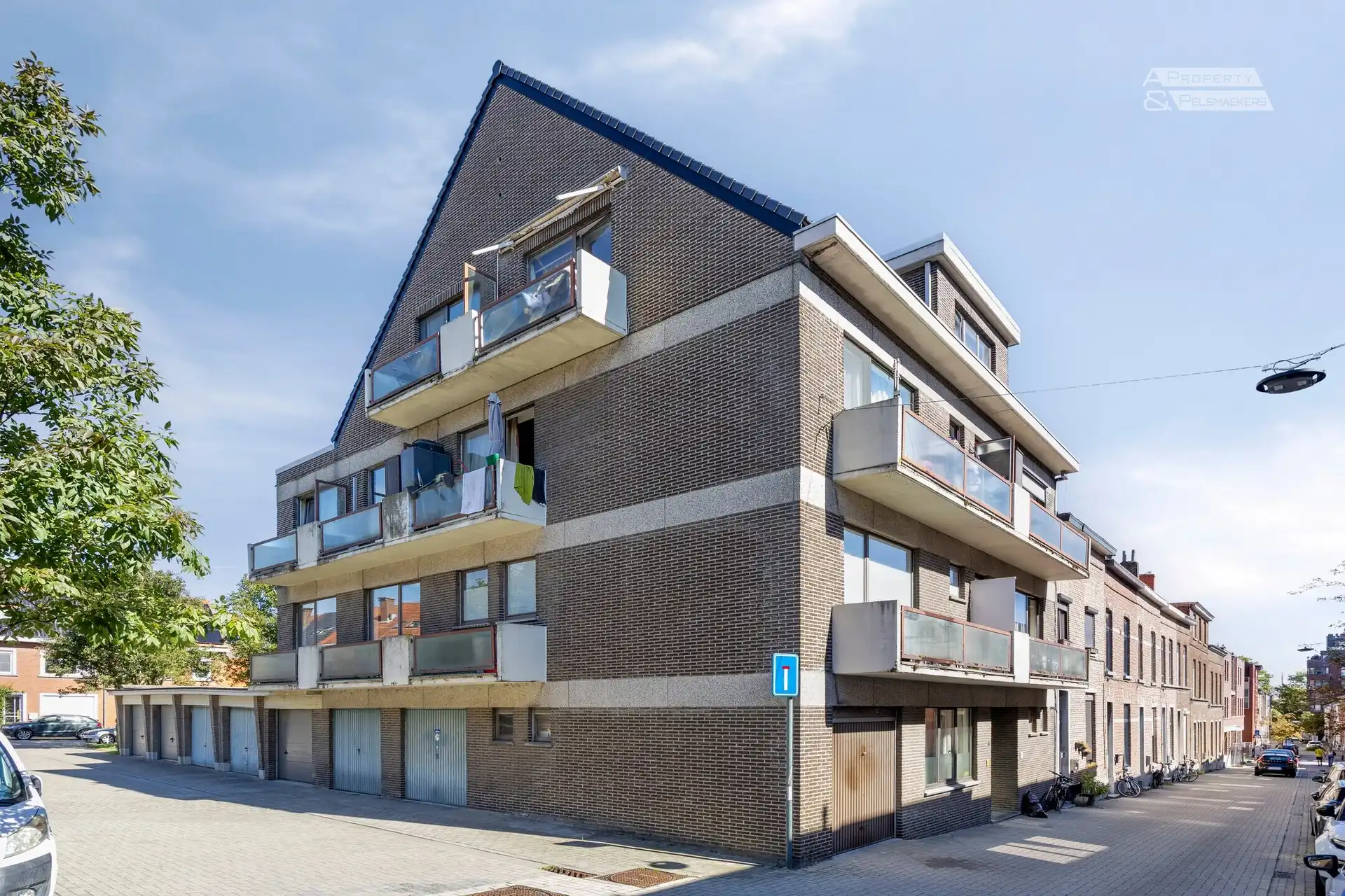 Hoofdfoto van de publicatie: Flat/studio
