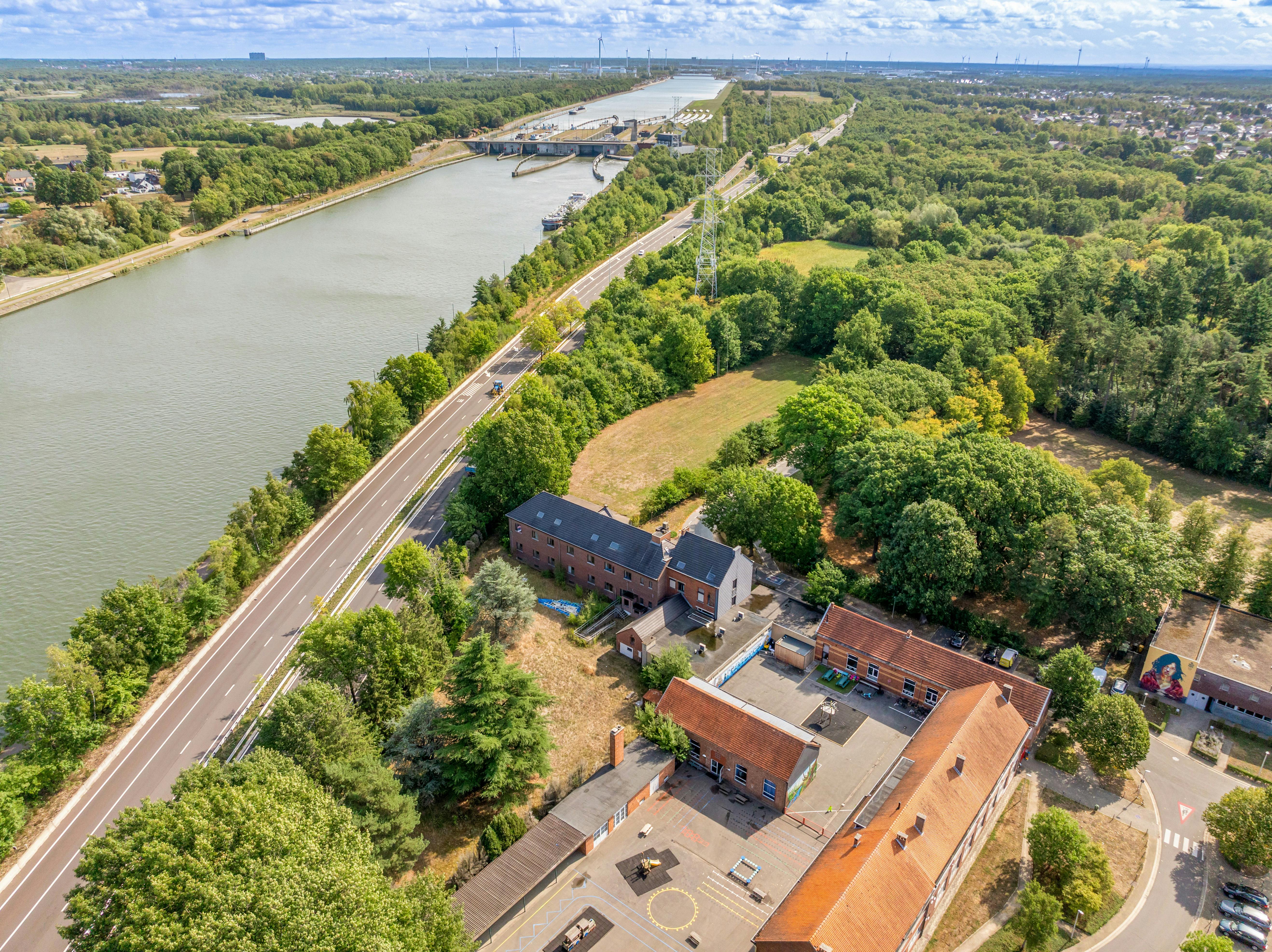 Uniek commercieel pand, klooster ‘Royer Heide’ in Diepenbeek foto 24