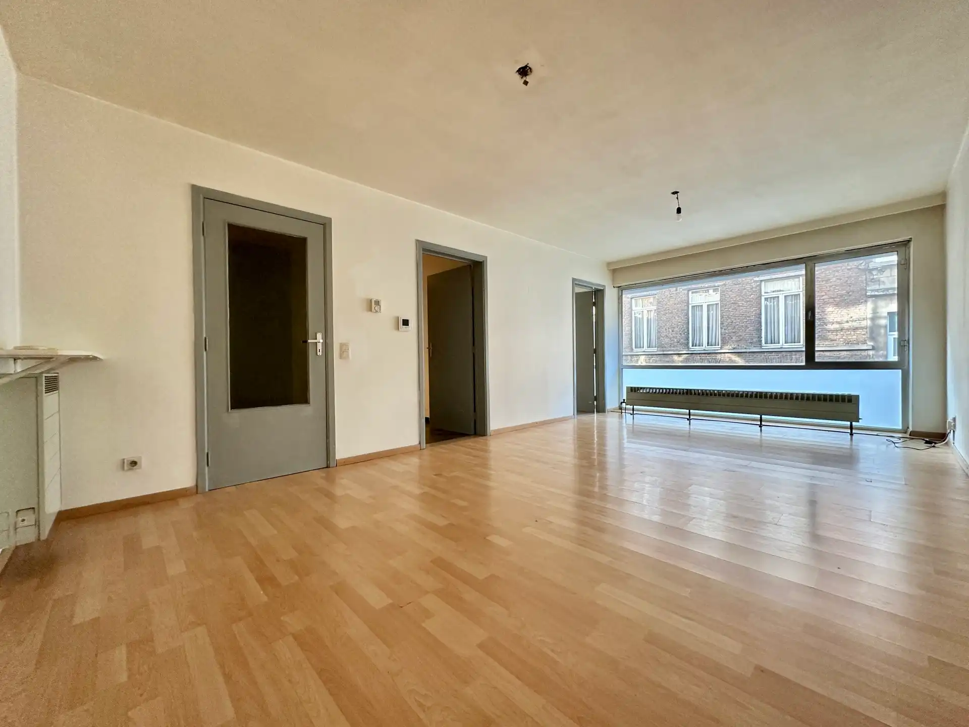 Gelijkvloers éénslaapkamerappartement met garage foto 2