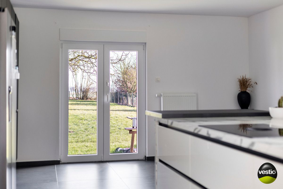 RUIME RUSTIG GELEGEN WONING MET 3 SLK EN POLYVALENT BIJGEBOUW OP 23A75CA. foto 16