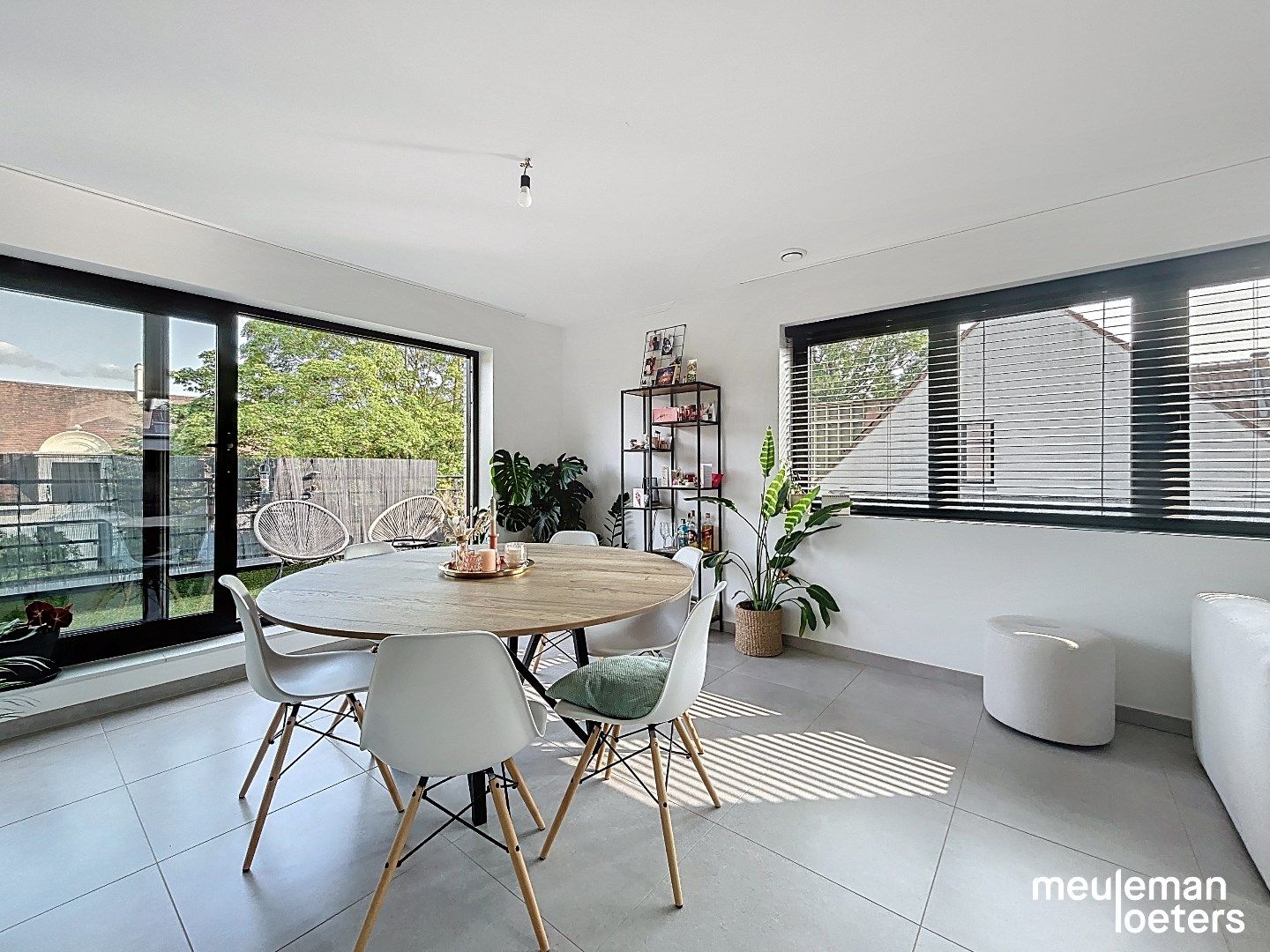 Stijlvol appartement met  zuidgericht terras foto 6