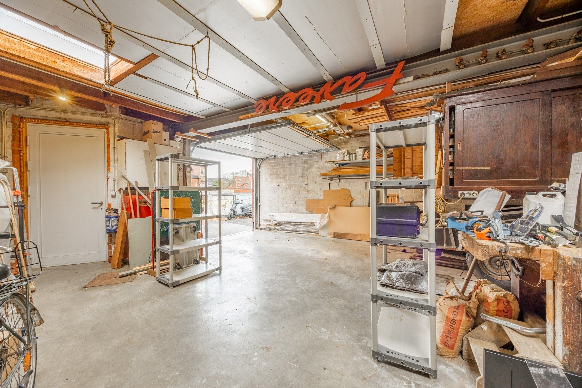 CENTRAAL GELEGEN COMMERCIEEL HANDELSPAND foto 28