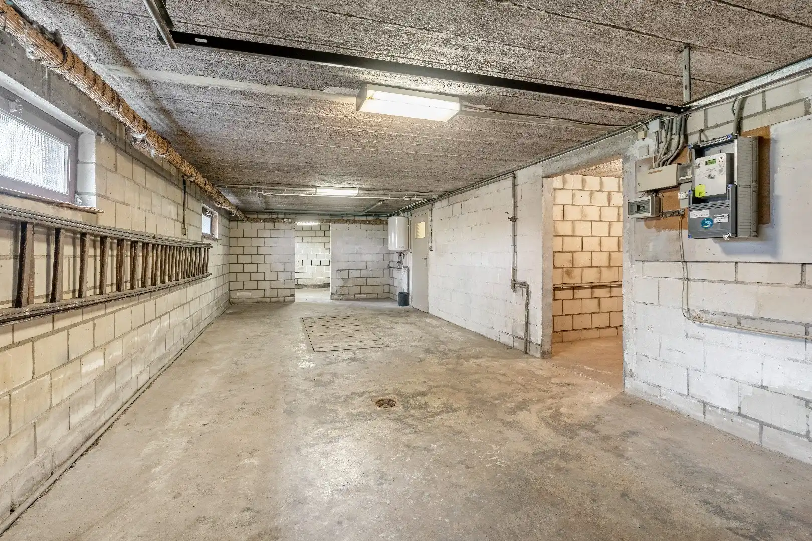  Te renoveren karakteristieke bungalow, 3 Slpk, ruime kelder met garage, op toplocatie foto 37