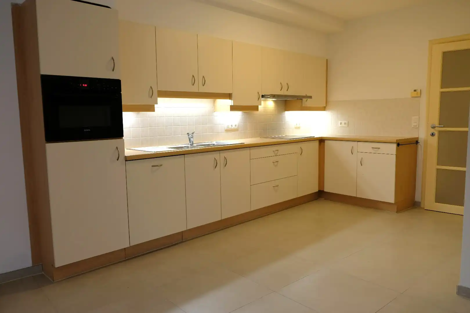 Recent opgefrist appartement met 2 slaapkamers centrum Zottegem foto 6