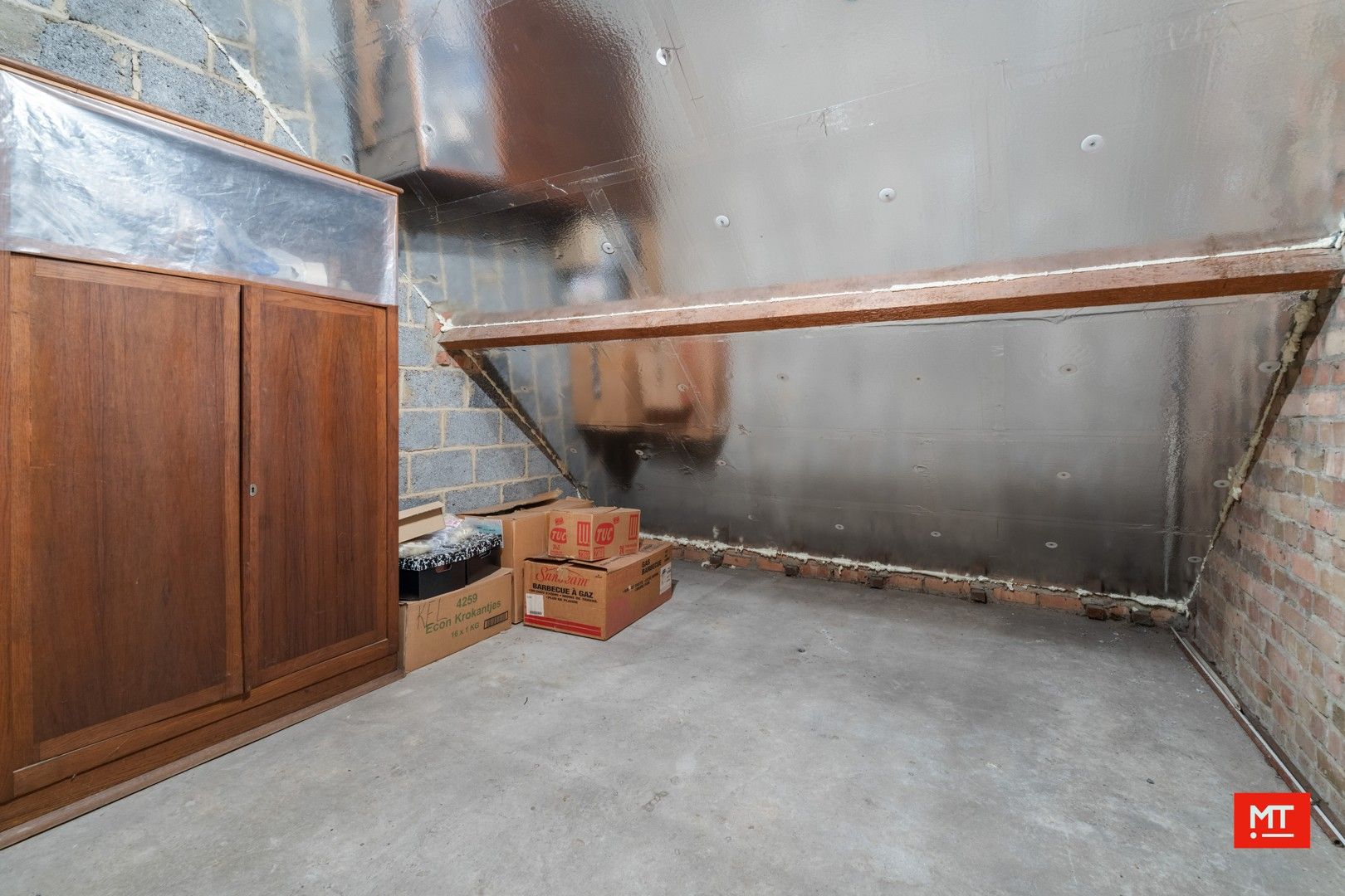 Kloeke, halfopen woning met 3 slaapkamers, garage en tuin op een rustige locatie in Wervik foto 14