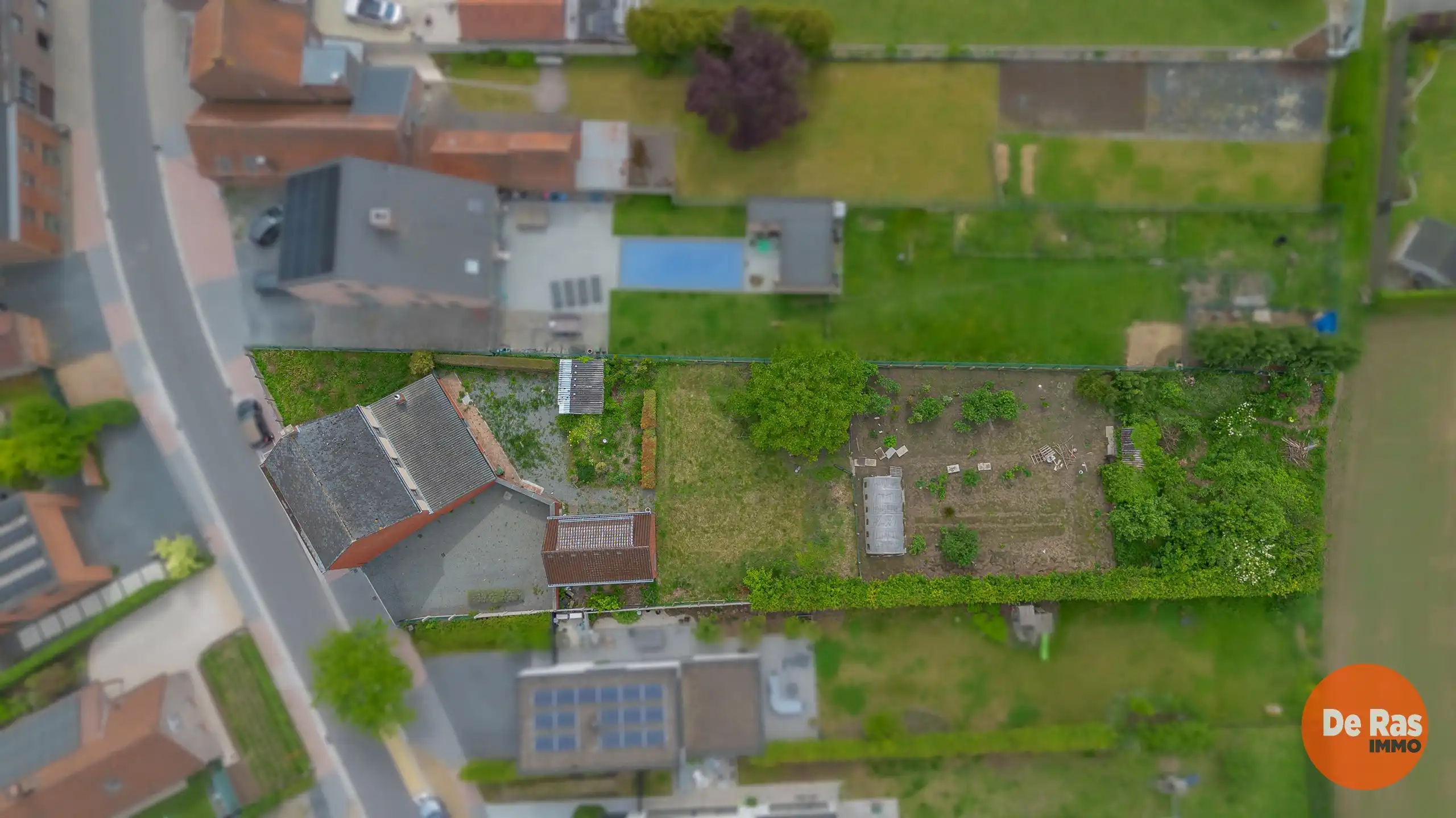 MOORTSELE - Te renoveren woning met tal van mogelijkheden foto 2