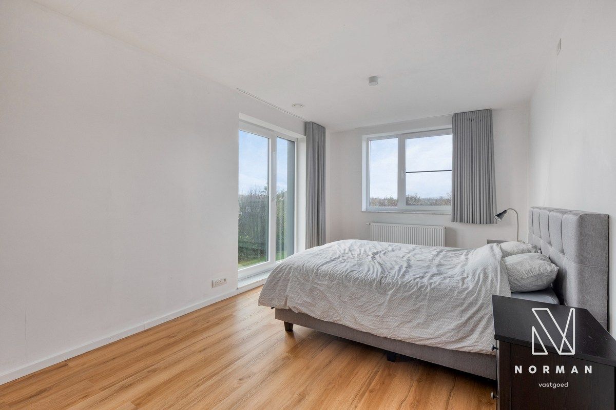 Recent gebouwde woning met 3 slaapkamers, landelijk uitzicht, garage en ruime tuin foto 16