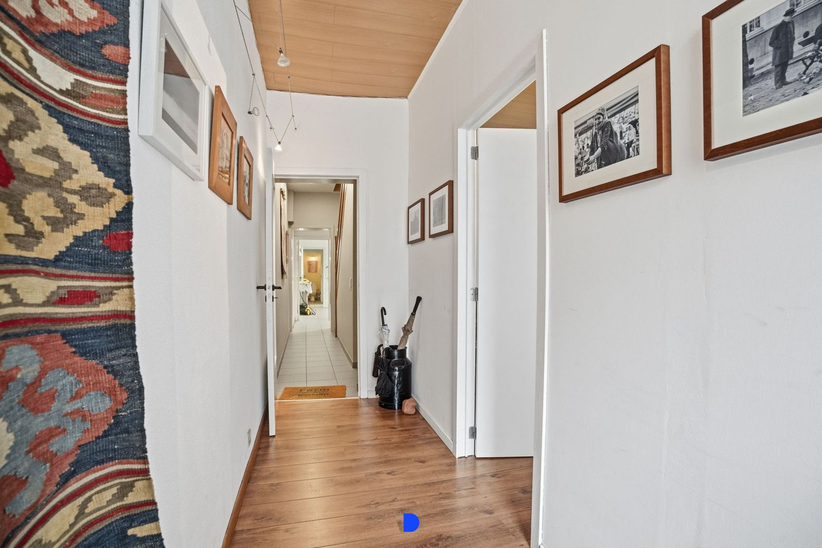 Veelzijdige rijwoning met 2 garages in het centrum van Tielt! foto 3