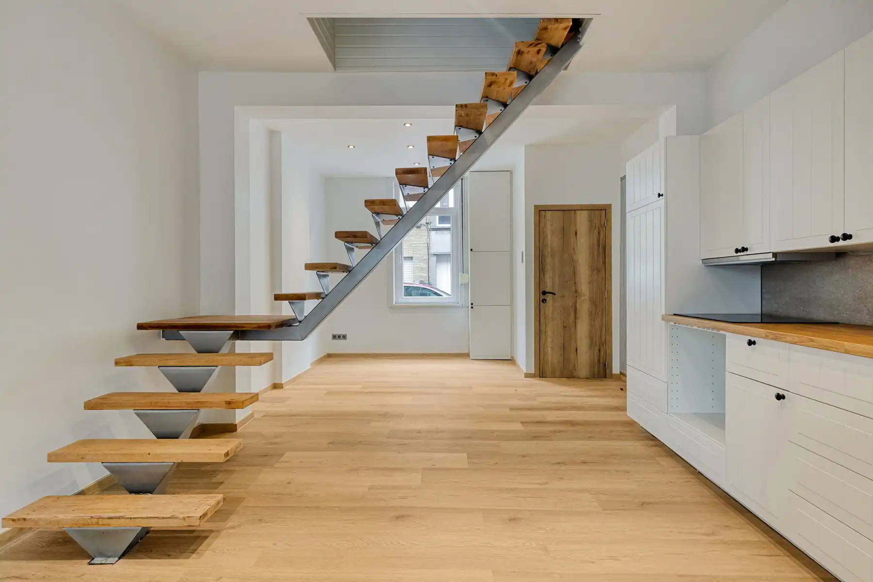 Gerenoveerde rijwoning met 3 slaapkamers in het centrum  foto 4
