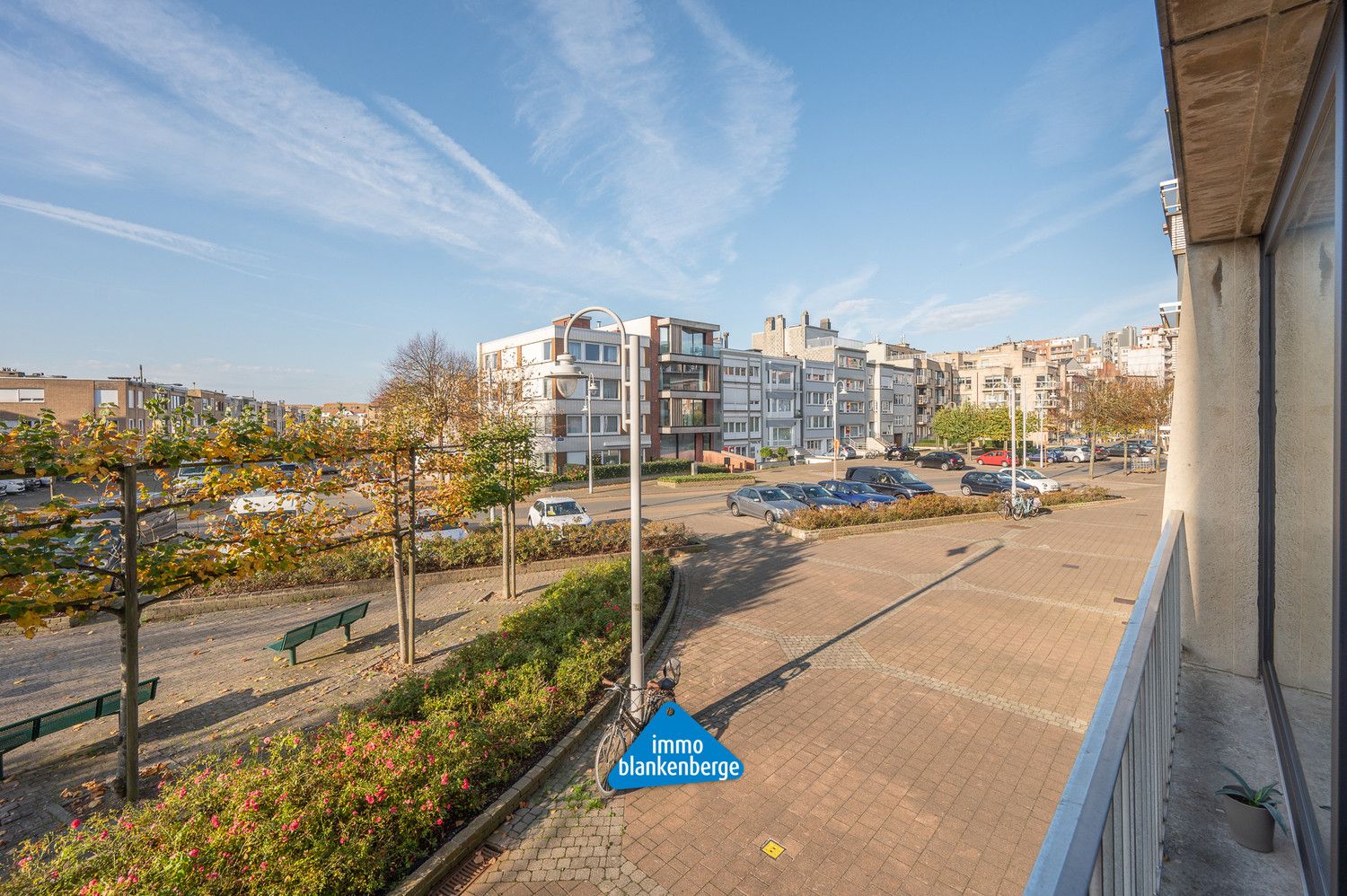 Ruim Drieslaapkamerappartement met Groot Terras foto 28