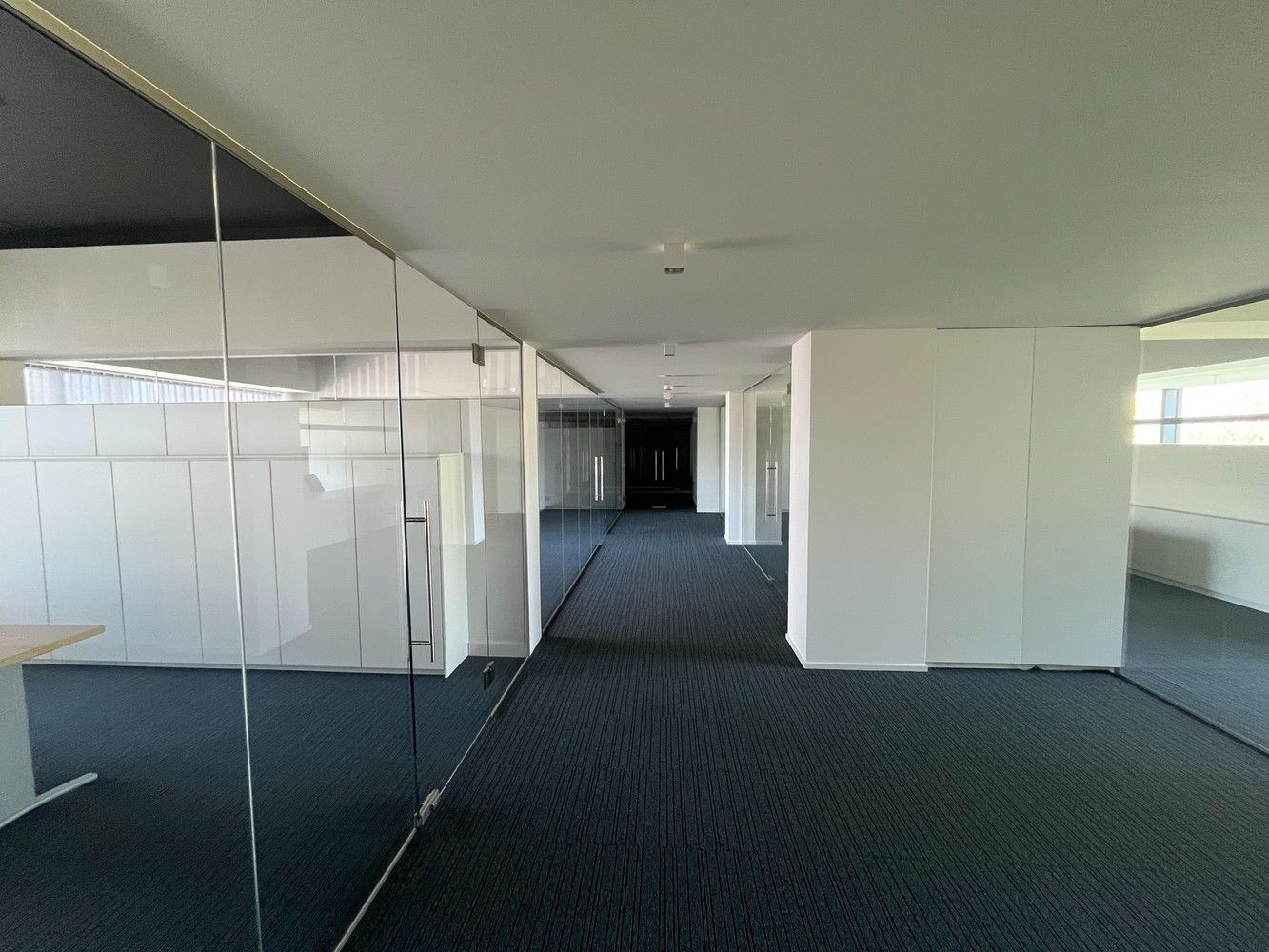 652m² kantoren foto 18