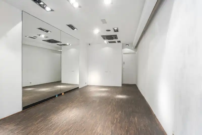 Winkelpand met woonst en tuin centrum Roeselare foto 2