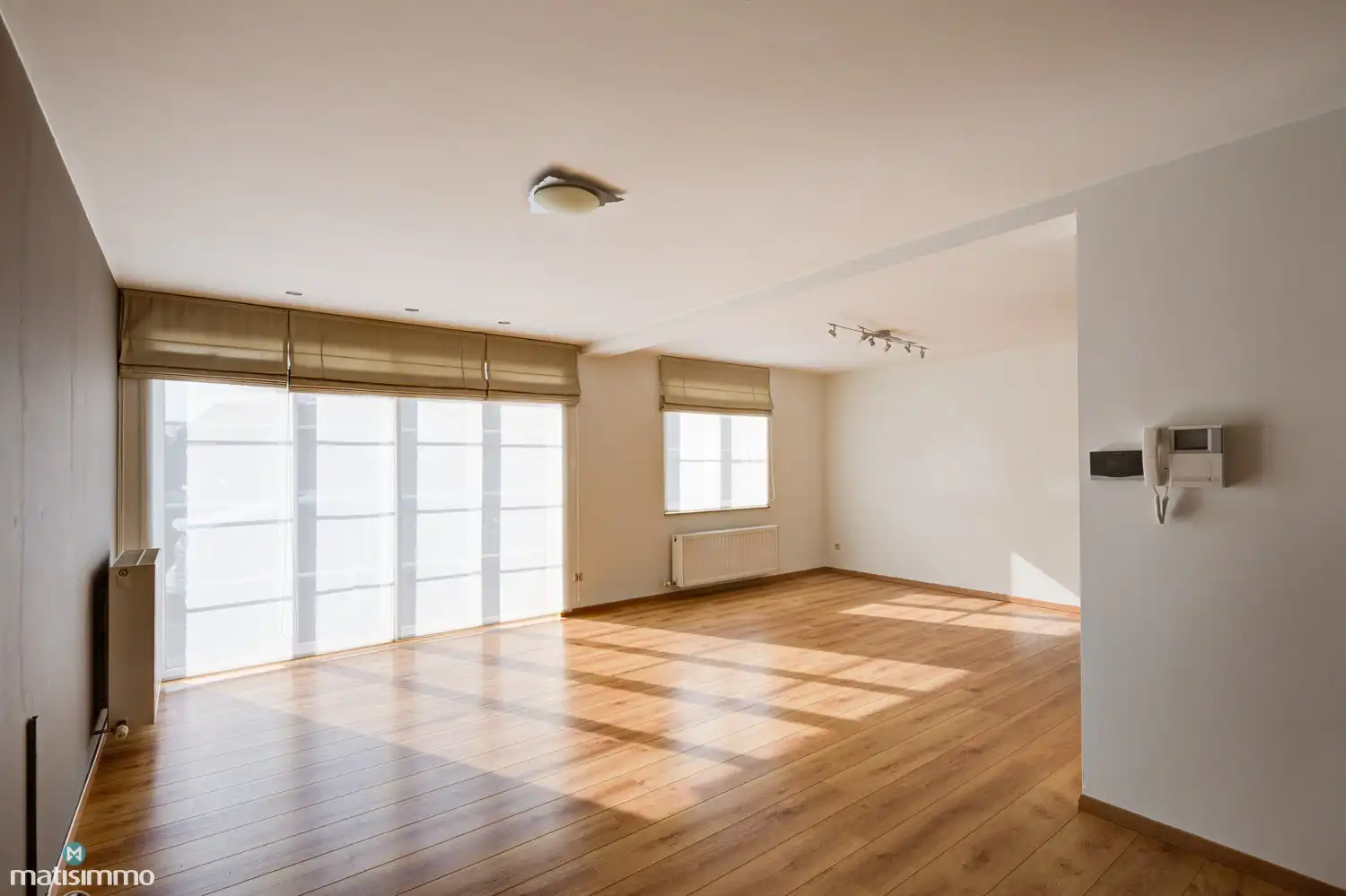 VERZORGD INSTAPKLAAR APPARTEMENT MET 2 SLAAPKAMERS EN RUIM TERRAS TE MUNSTERBILZEN foto 5