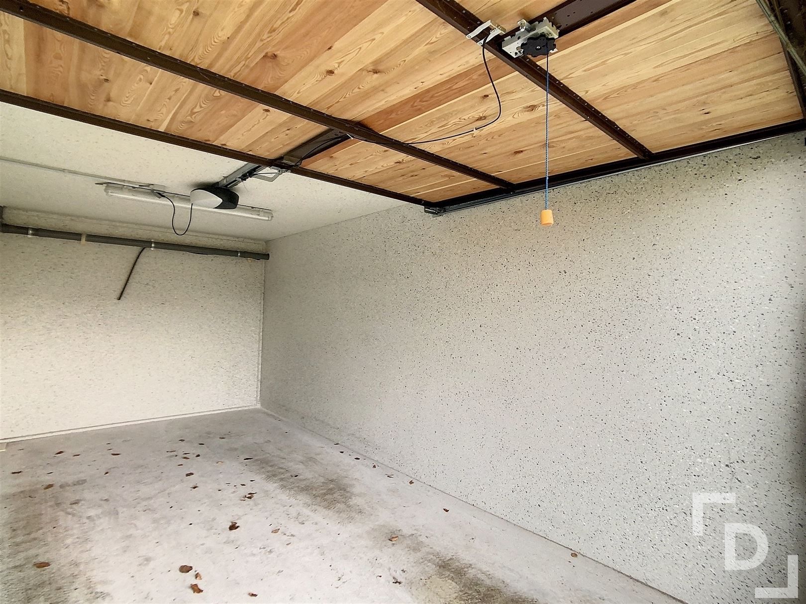 Garage te koop vlakbij station Poperinge foto 4