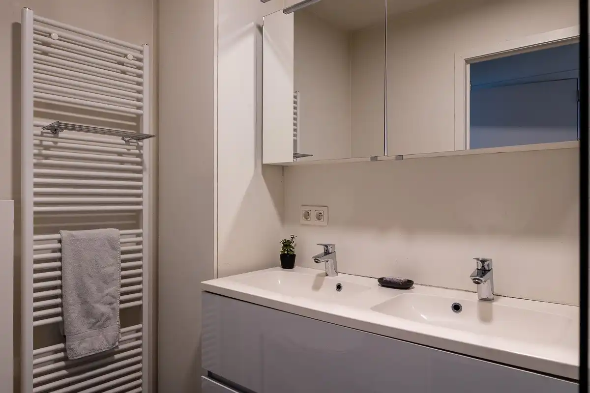 Ruim appartement met 3 slaapkamers en ondergrondse parkeerplaats foto 15