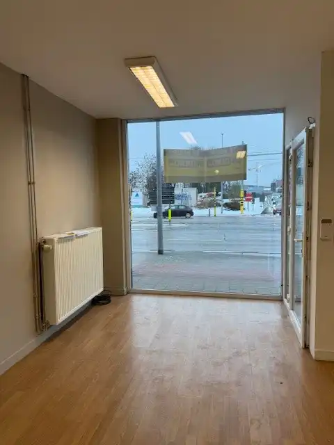 Handelspand te huur in Gentbrugge – Toplocatie, perfect voor retail & horeca foto 4