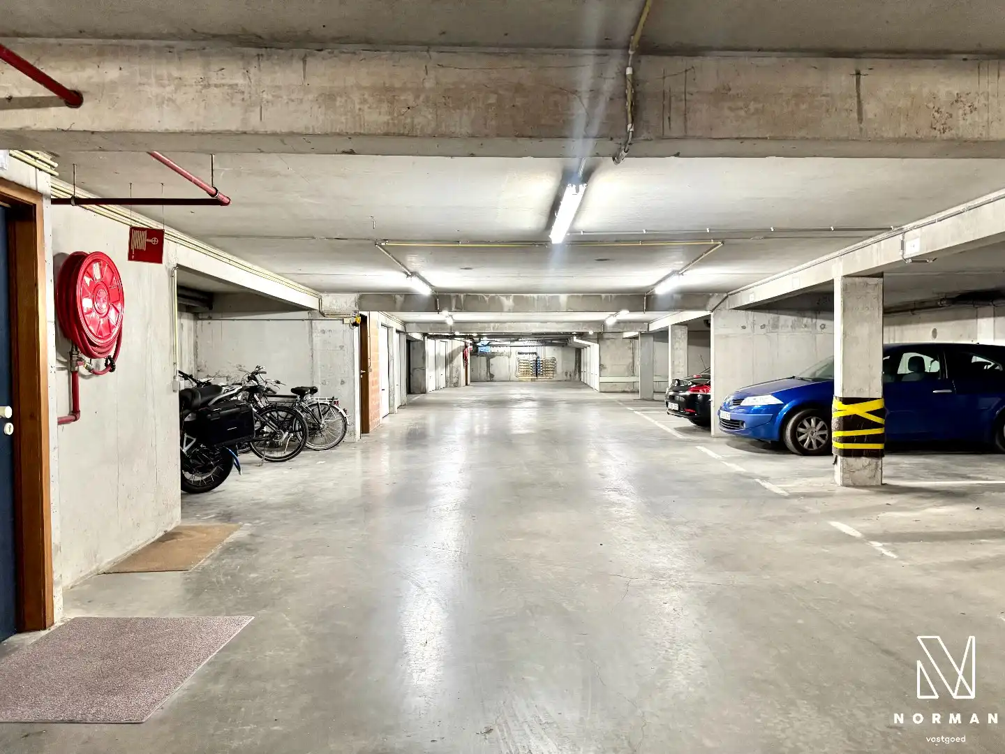 Lichtrijk en energiezuinig appartement met 2 slaapkamers, terras en garage te koop in centrum Kuurne! foto 23