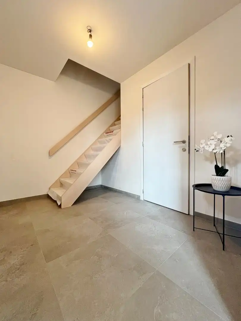 Halfopen karaktervolle nieuwbouwwoningen met tuin en dubbele garage te Elverdinge foto 2