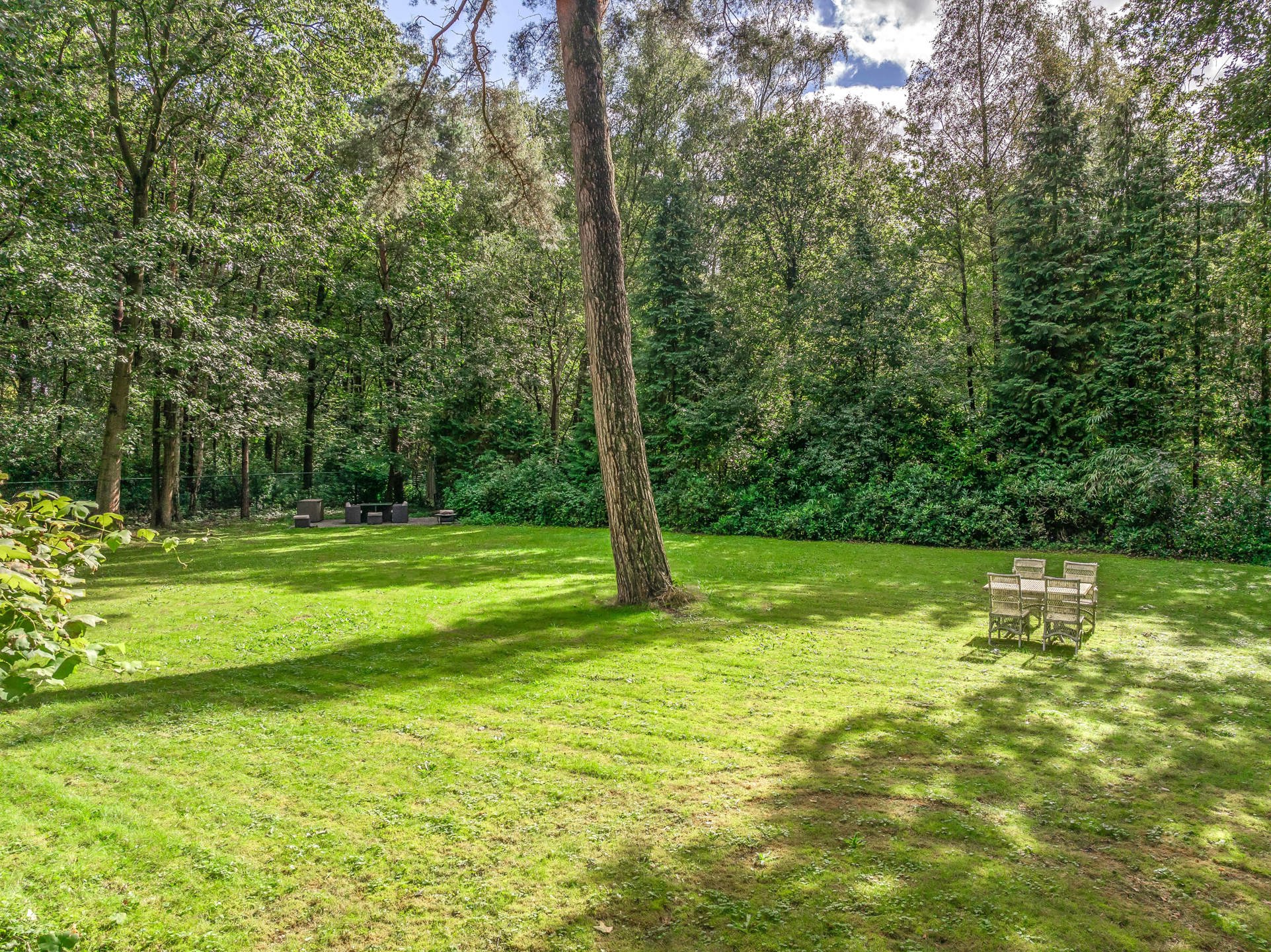 Charmante Villa op een prachtig perceel op Unieke Locatie foto 2