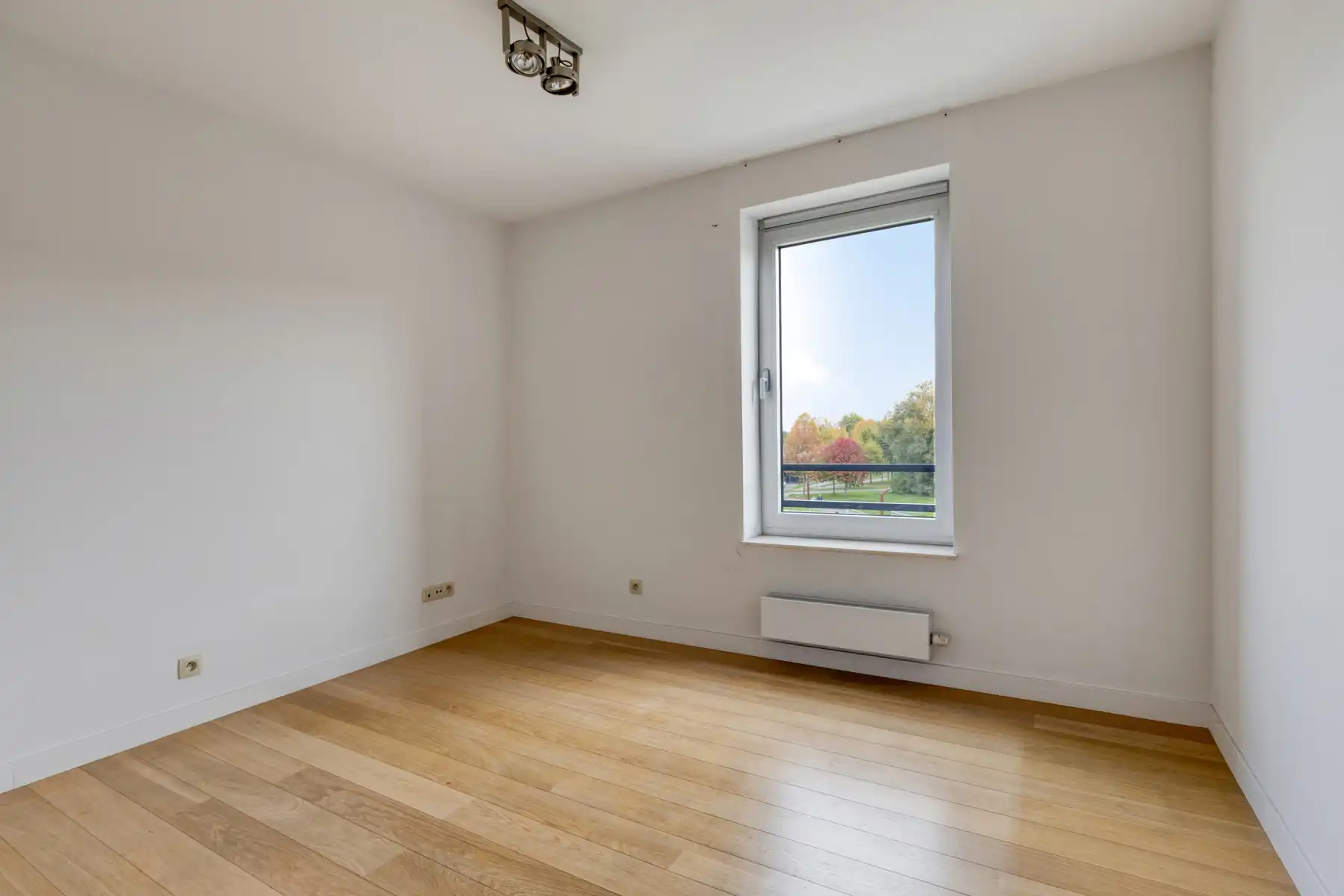 3 slaapkamer, 2 badkamer appartement met terras en parkings foto 18