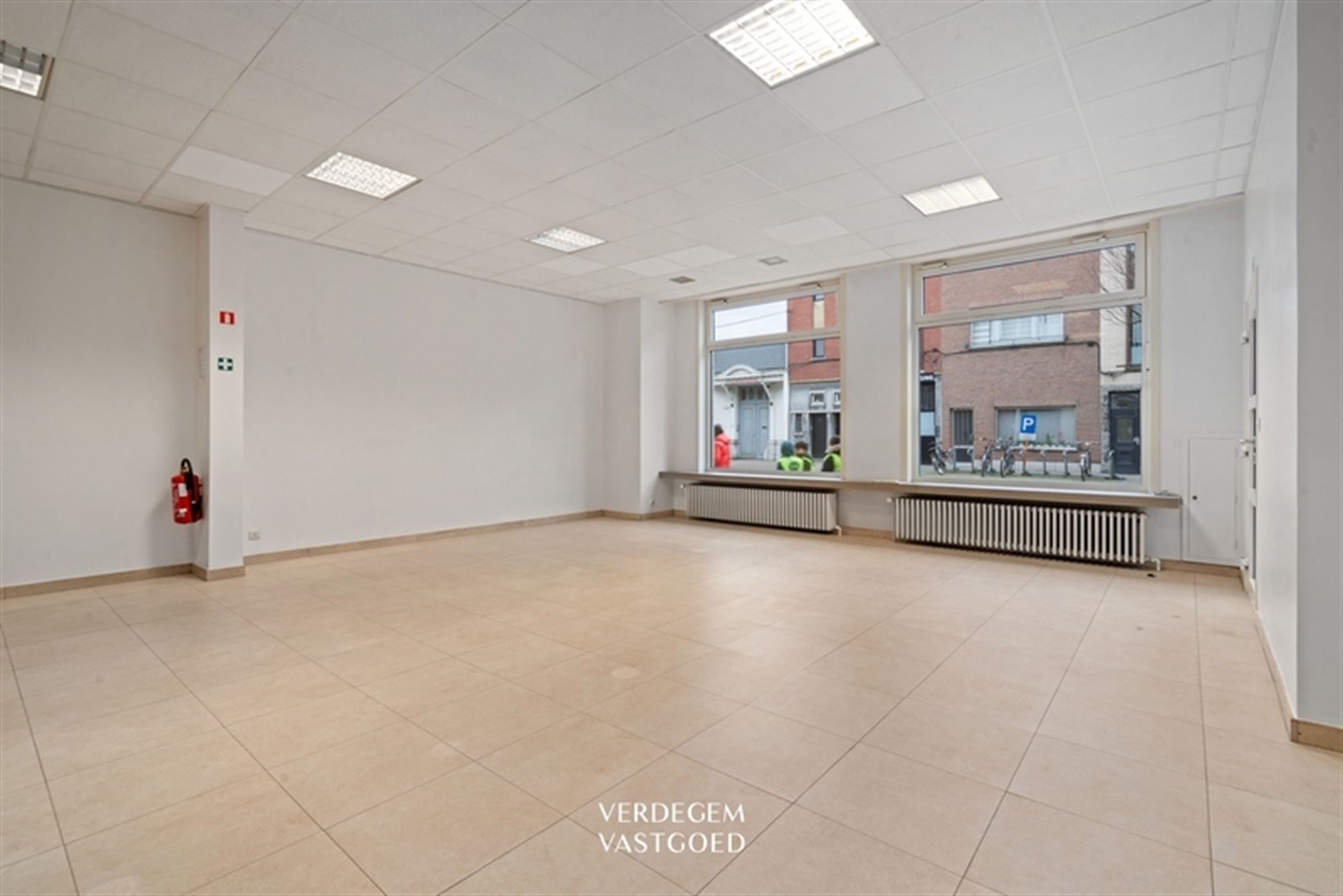 Handelspand van 216m² op uitstekende locatie foto 2